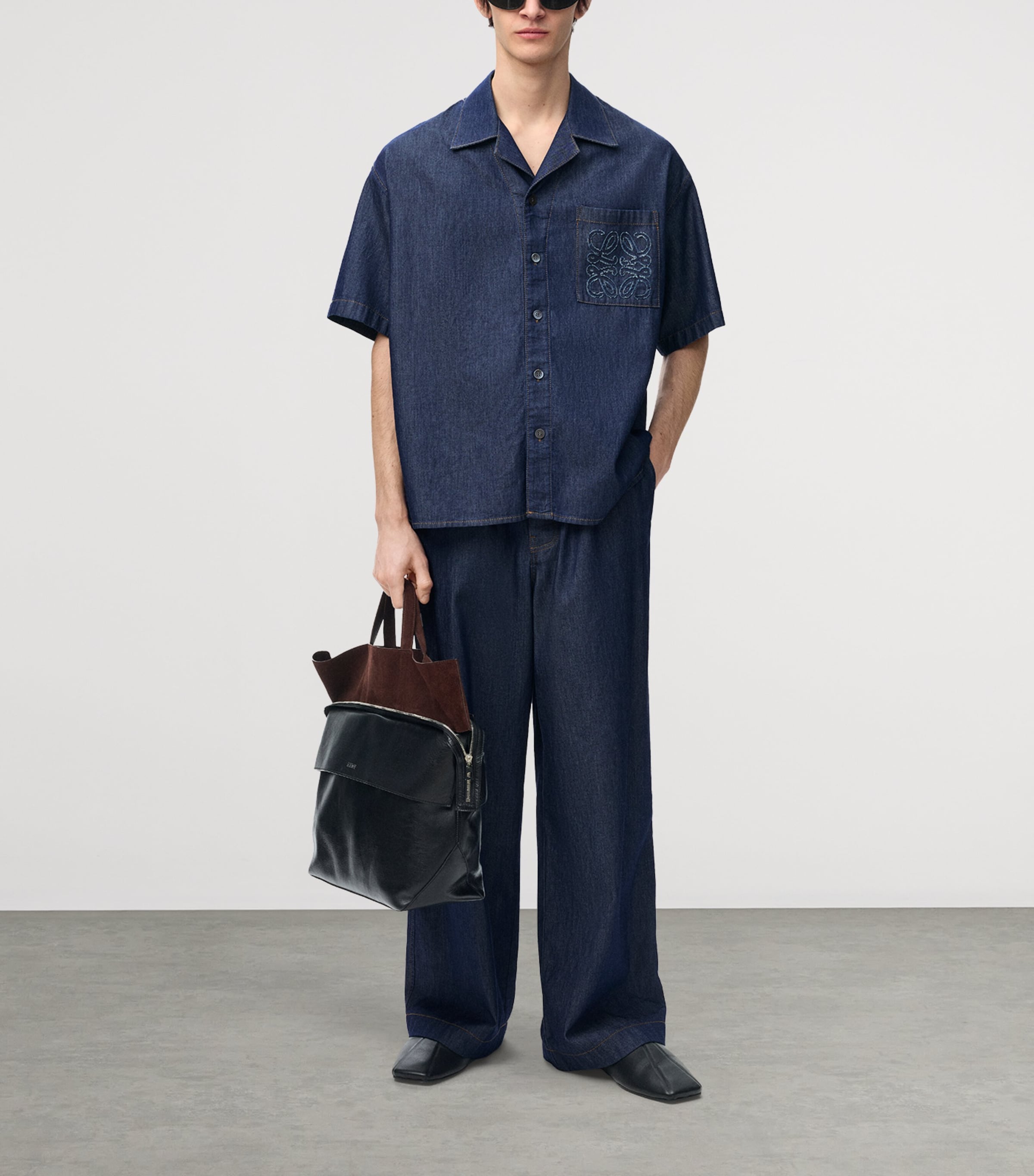 LOEWE Mens Chambray Short-Sleeve Shirt Denim Blue Image 2