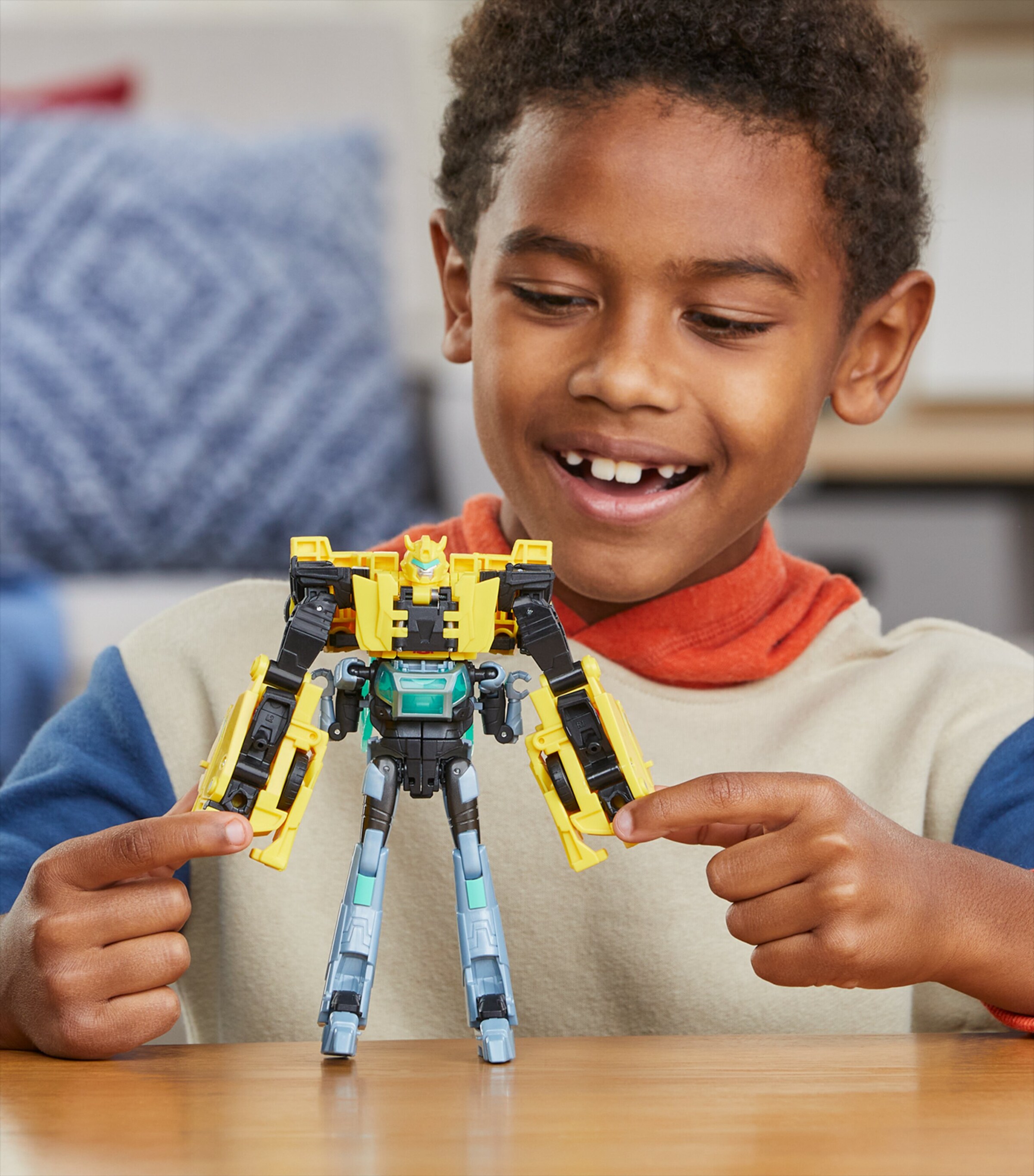 Transformers EarthSpark Cyber-Combiner Bumblebee and Mo Malto MULTI Image 9