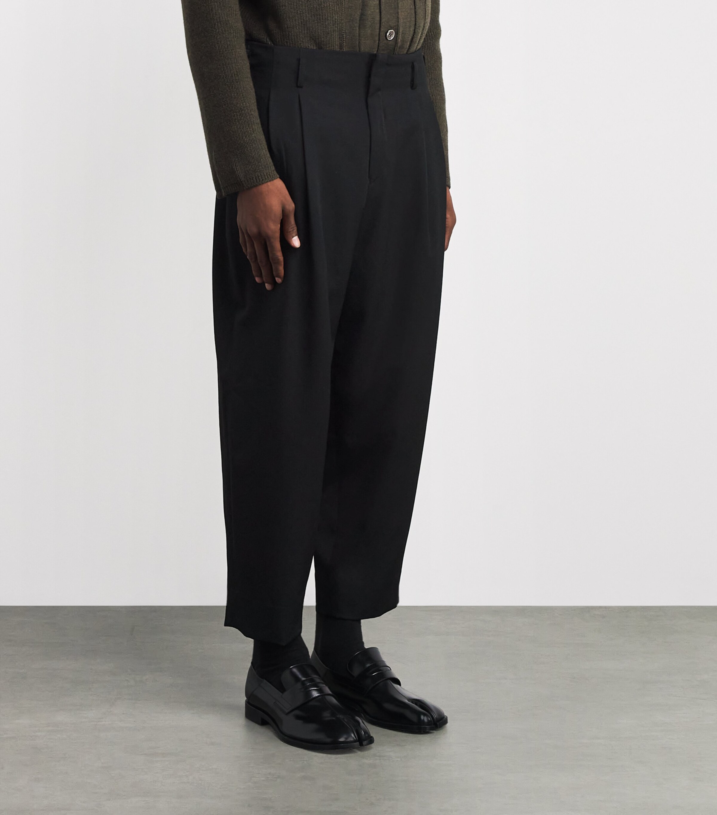 Wool Pleated Trousers BLACK Image 3