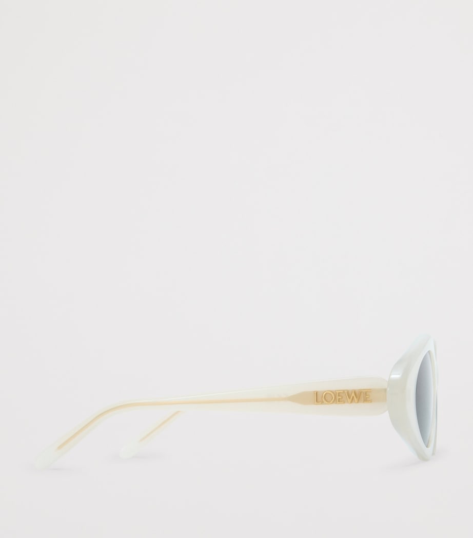 Triangle Slim Sunglasses MILKY IVORY Image 3