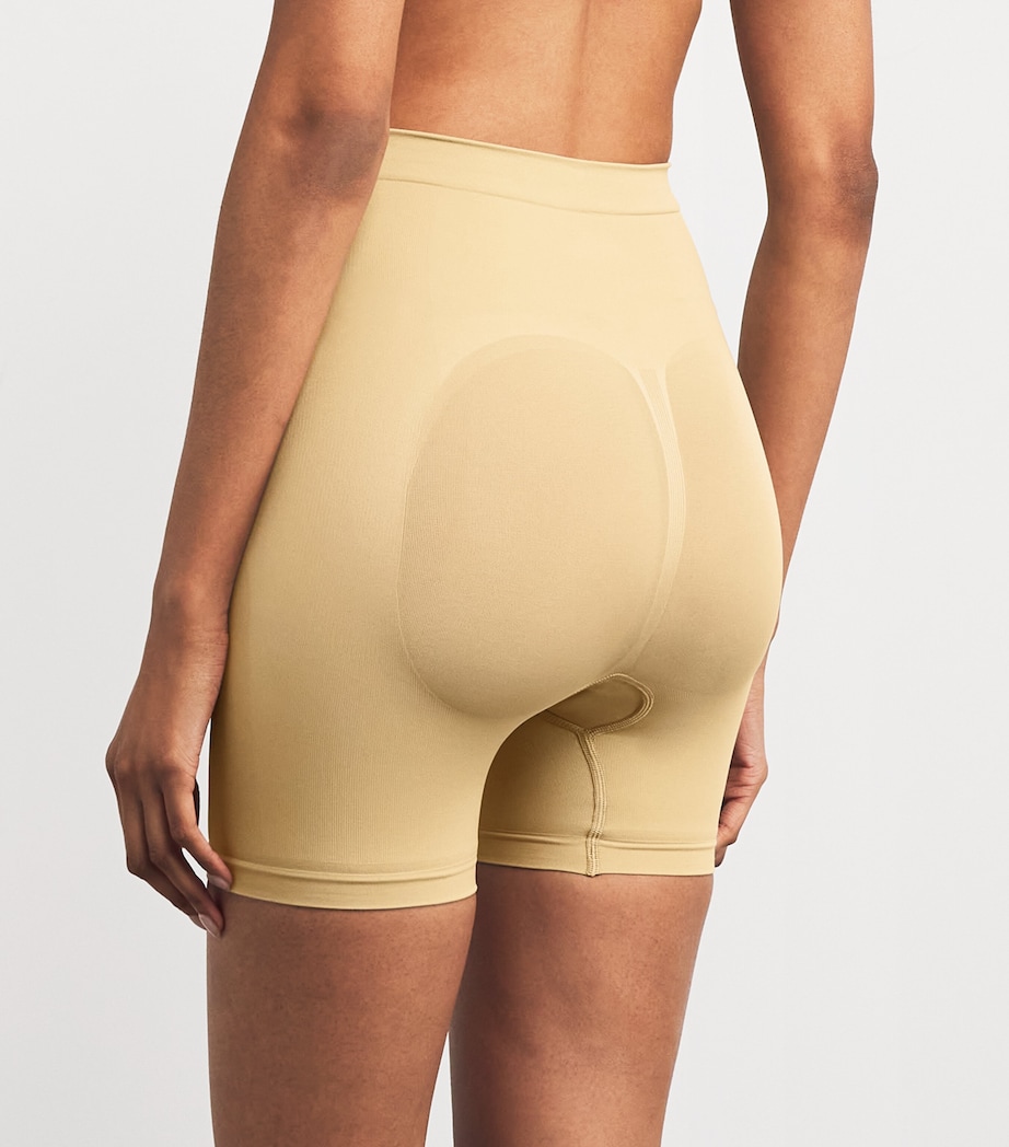 Seamless Sculpt Mid-Thigh Shorts CLAY Image 3