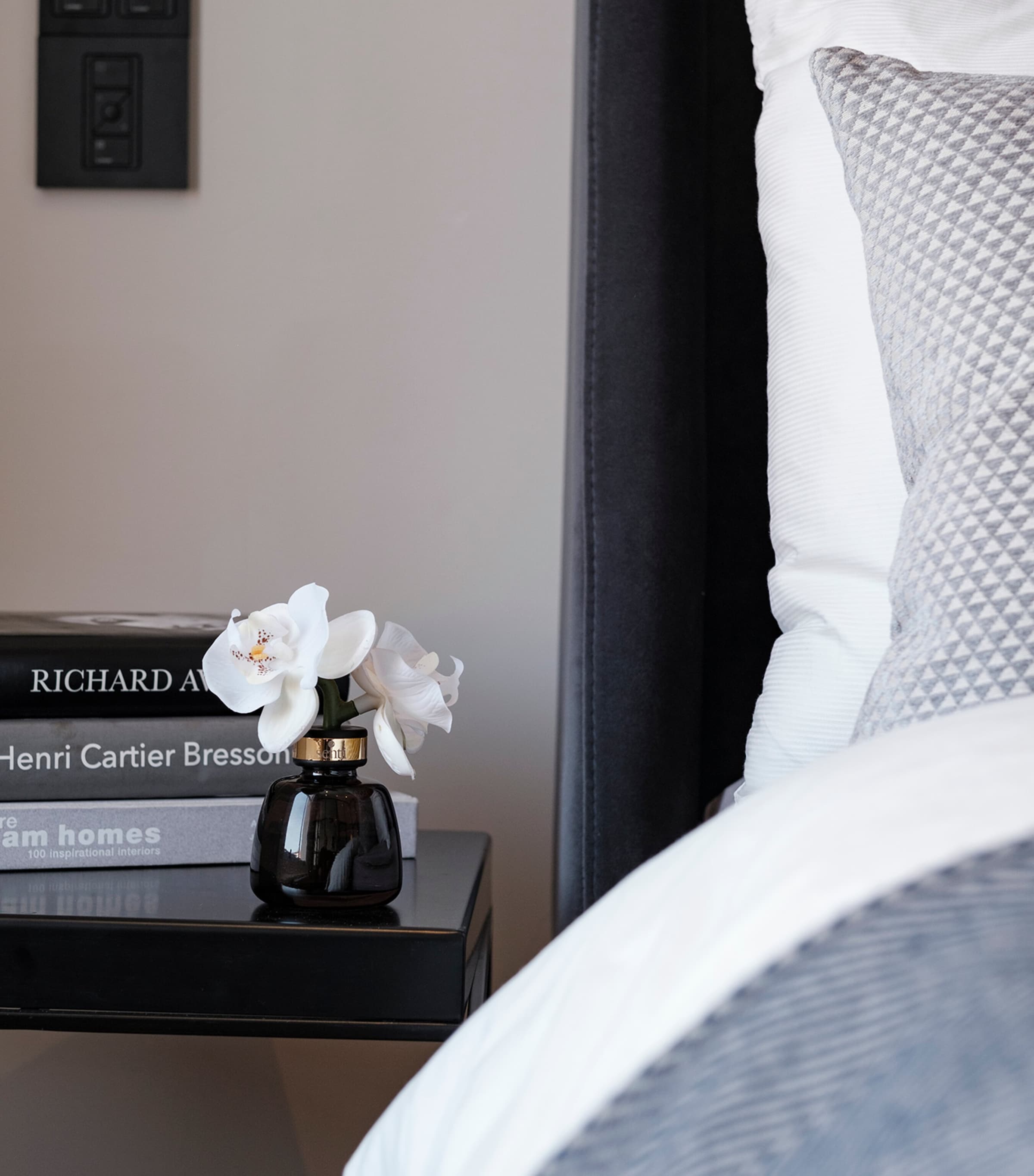 The Little Orchid Bergamot and Ginger Diffuser (100ml) BRONZE Image 4