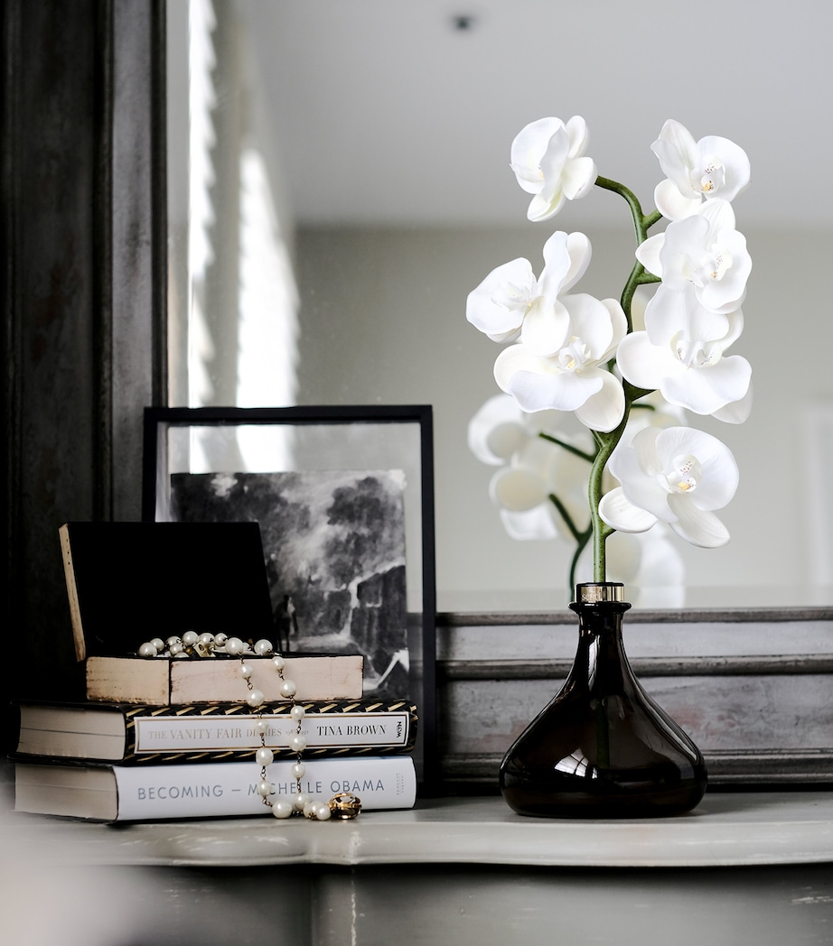 The Orchid Amber and Oud Diffuser (250ml) BRONZE Image 3