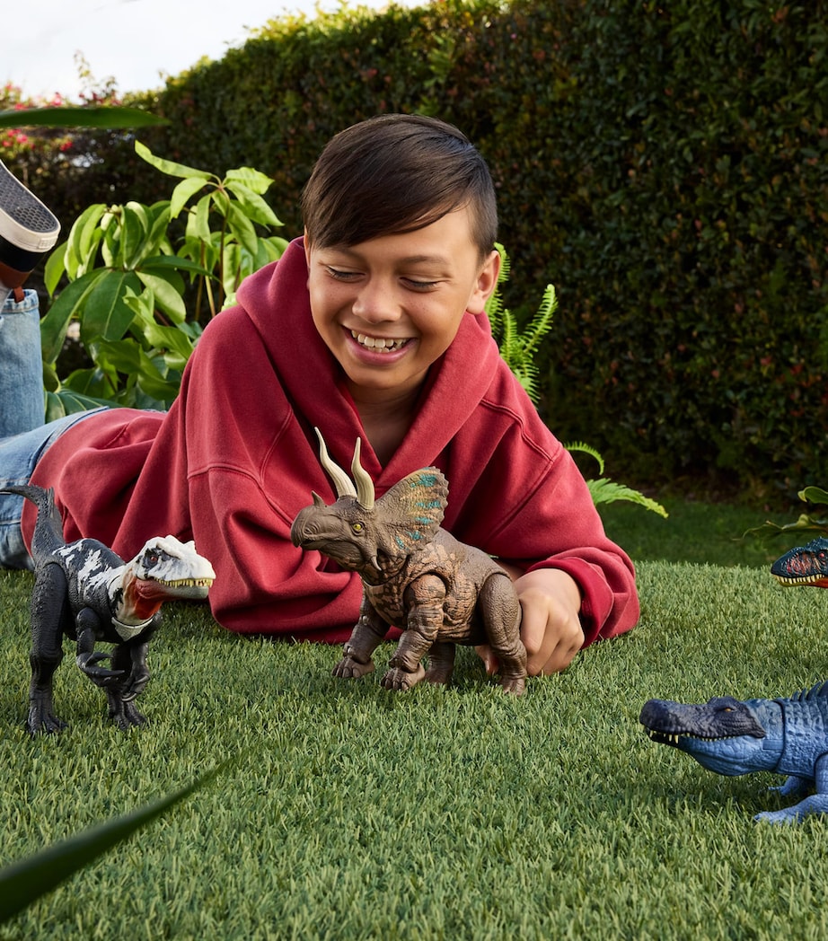 Gigantic Thrashers Tyrannotitian Dinosaur Figure MULTI Image 2