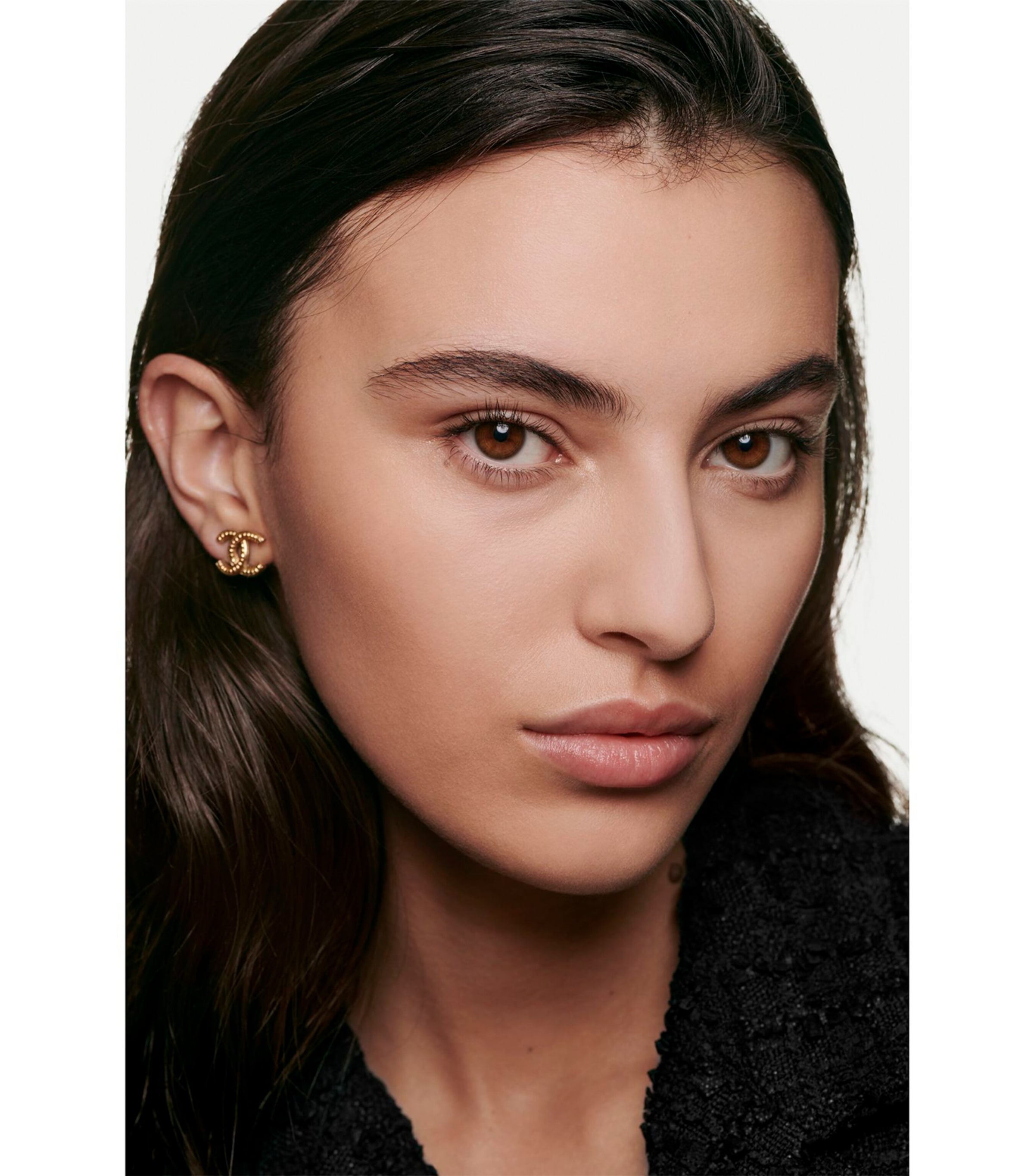 CHANEL ULTRA LE TEINT VELVET Blurring Smooth-Effect Foundation | Make-up | Face | Foundations CHANEL ULTRA LE TEINT VELVET Blurring Smooth-Effect Foundation | Make-up | Face | Foundations