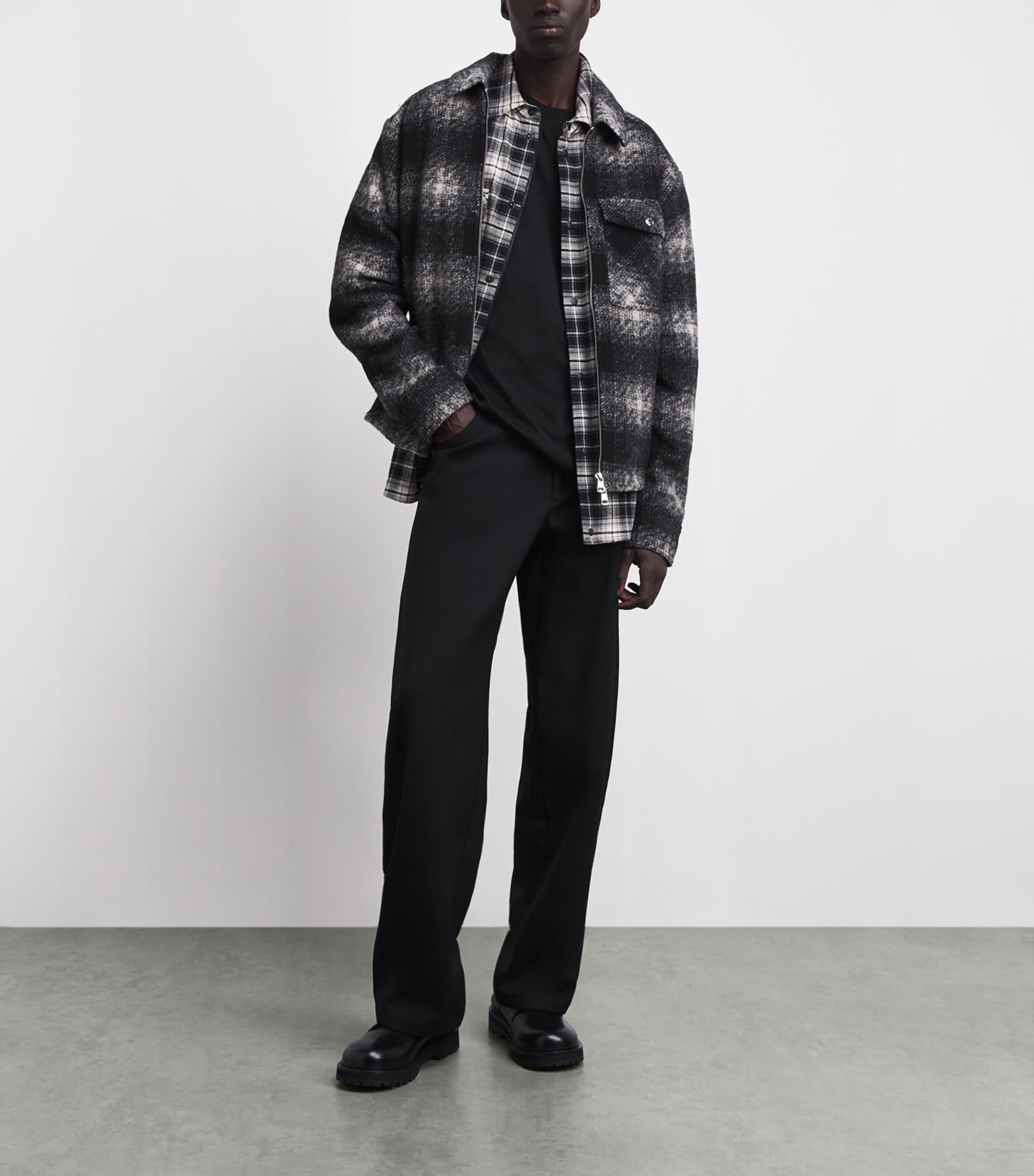Moncler Mens Cotton Logo-Patch T-Shirt Image 2