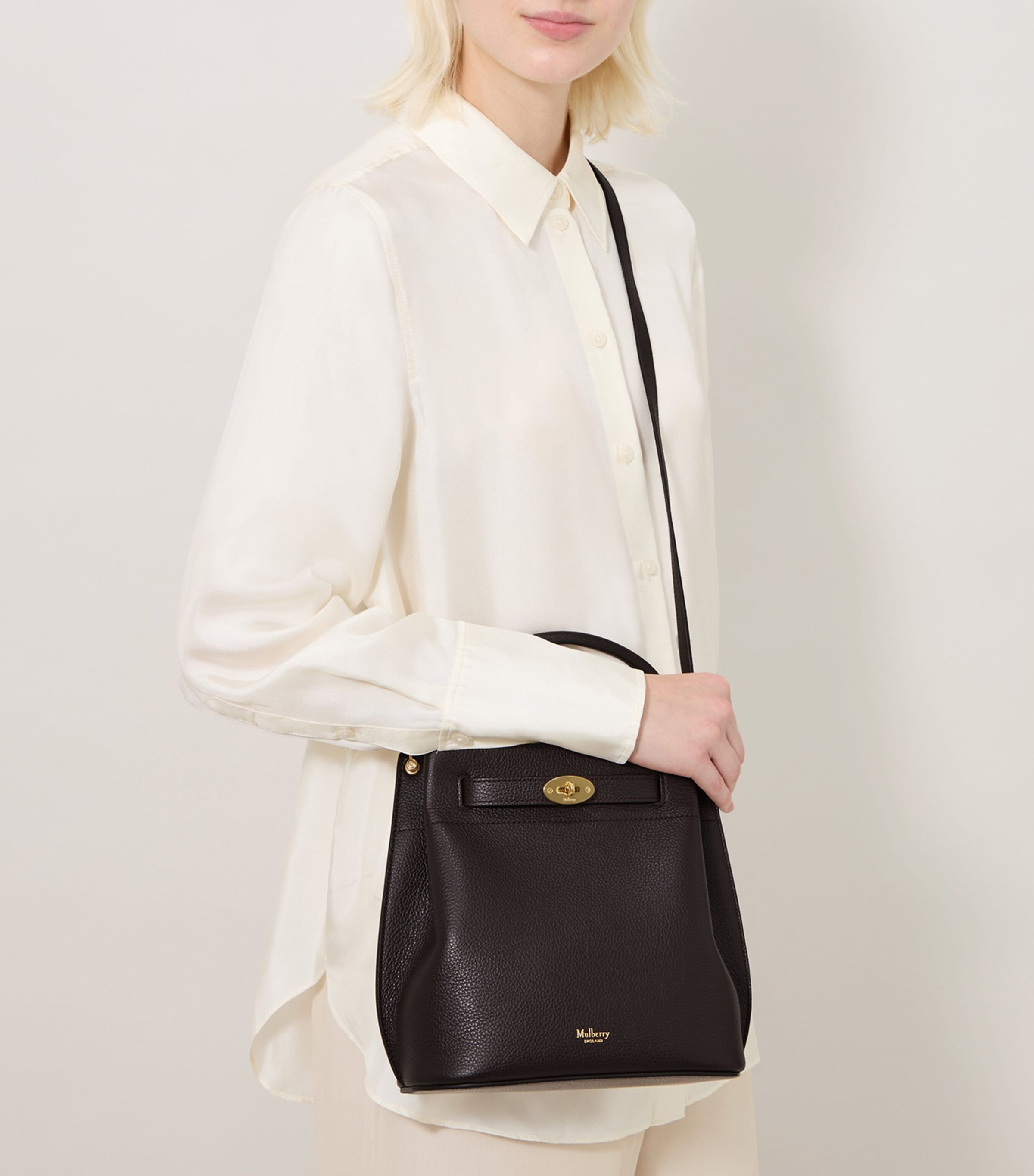 Leather Islington Bucket Bag EBONY Image 6