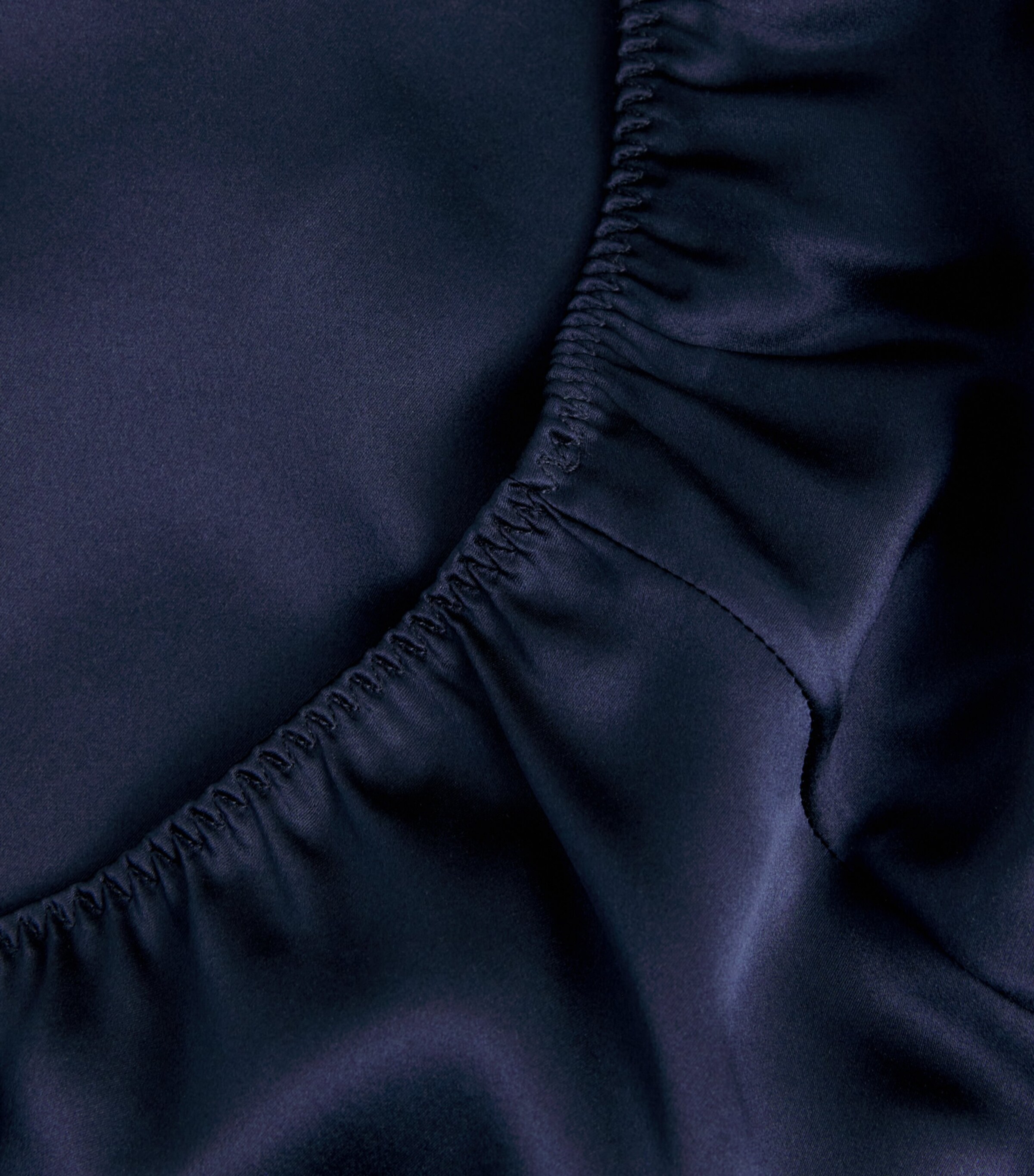 Silk Bella Pyjama Set NAVY Image 11