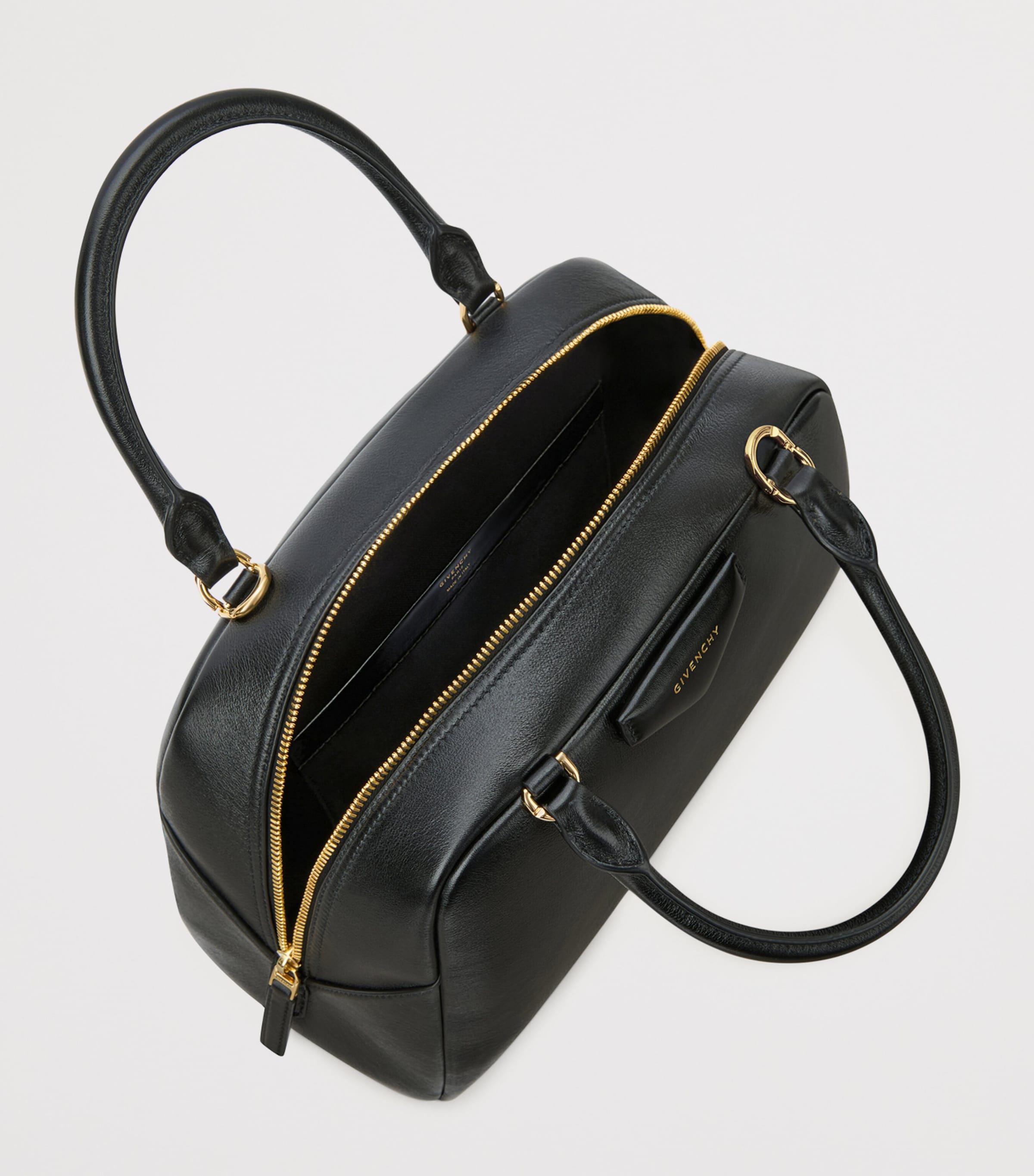 Leather Antigona Cube East-West Top-Handle Bag BLACK Image 5