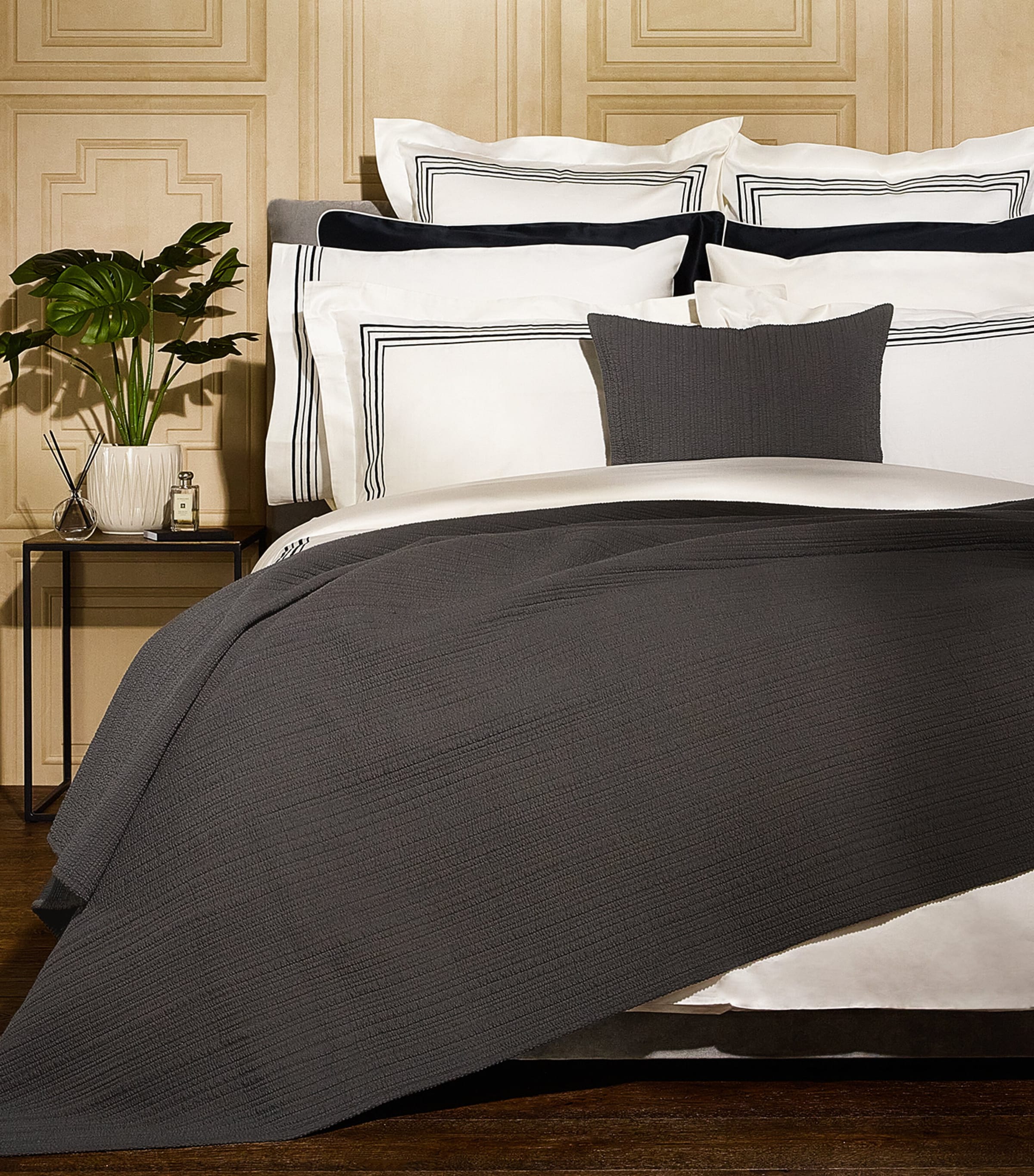 Walton Super King Bedspread (250cm x 260cm) CARBON Image 2