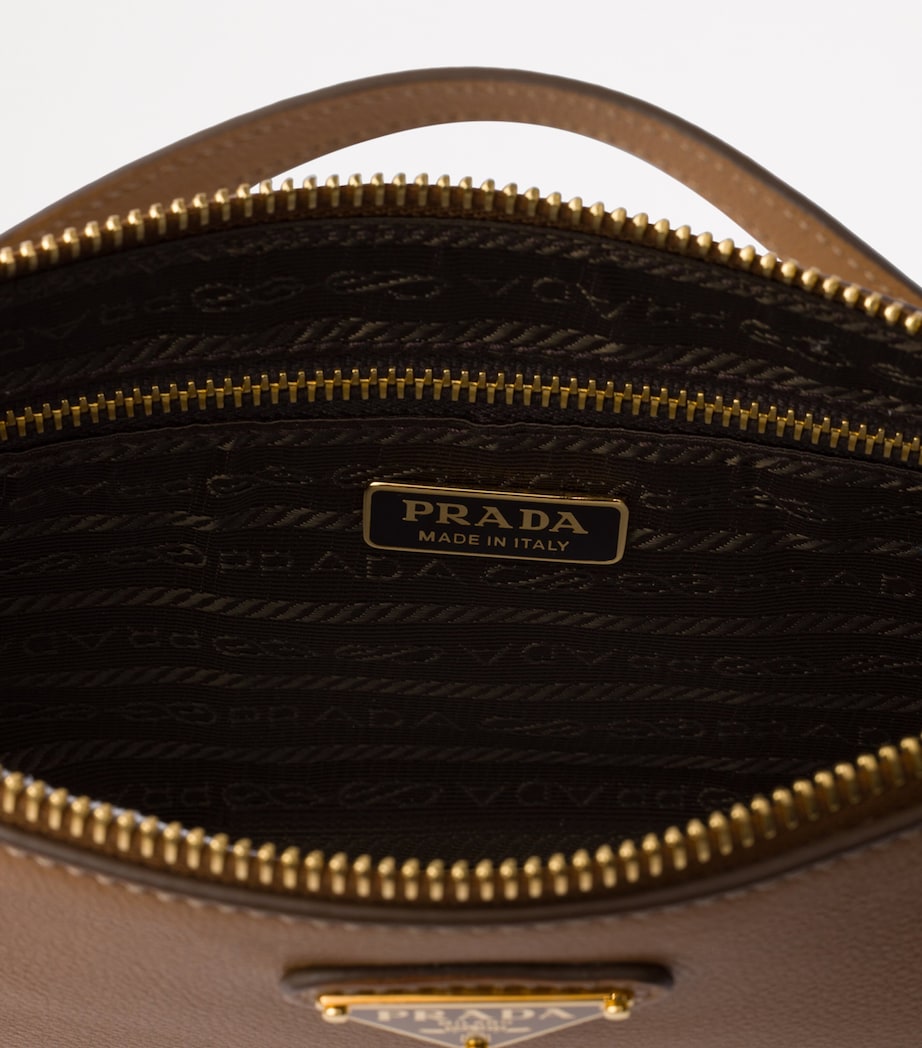 Leather Triangle Pouch F03BH Image 4