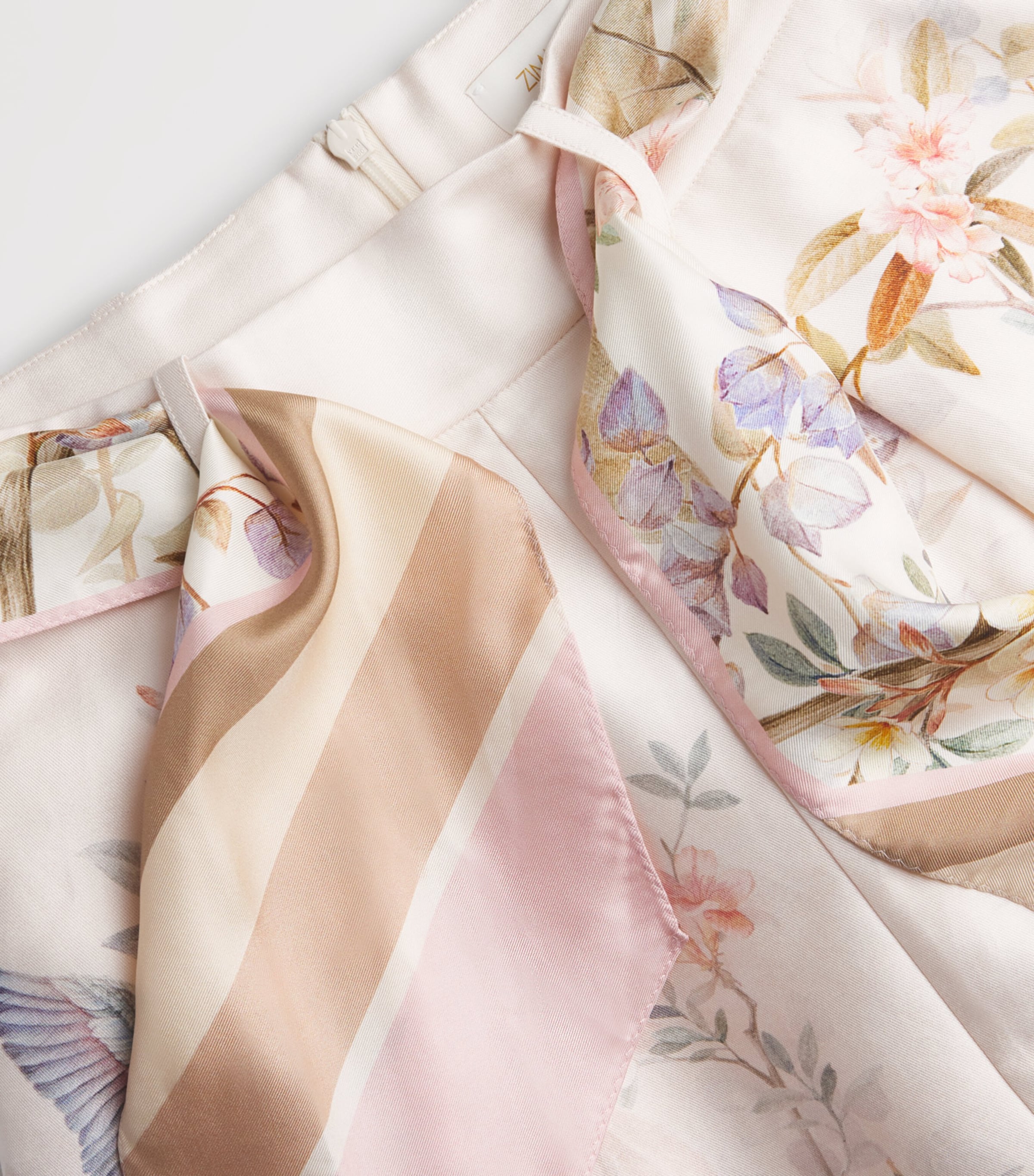 Silk-Cotton Rebellion Tuck Shorts CRMAV CREAM AVIARY Image 5