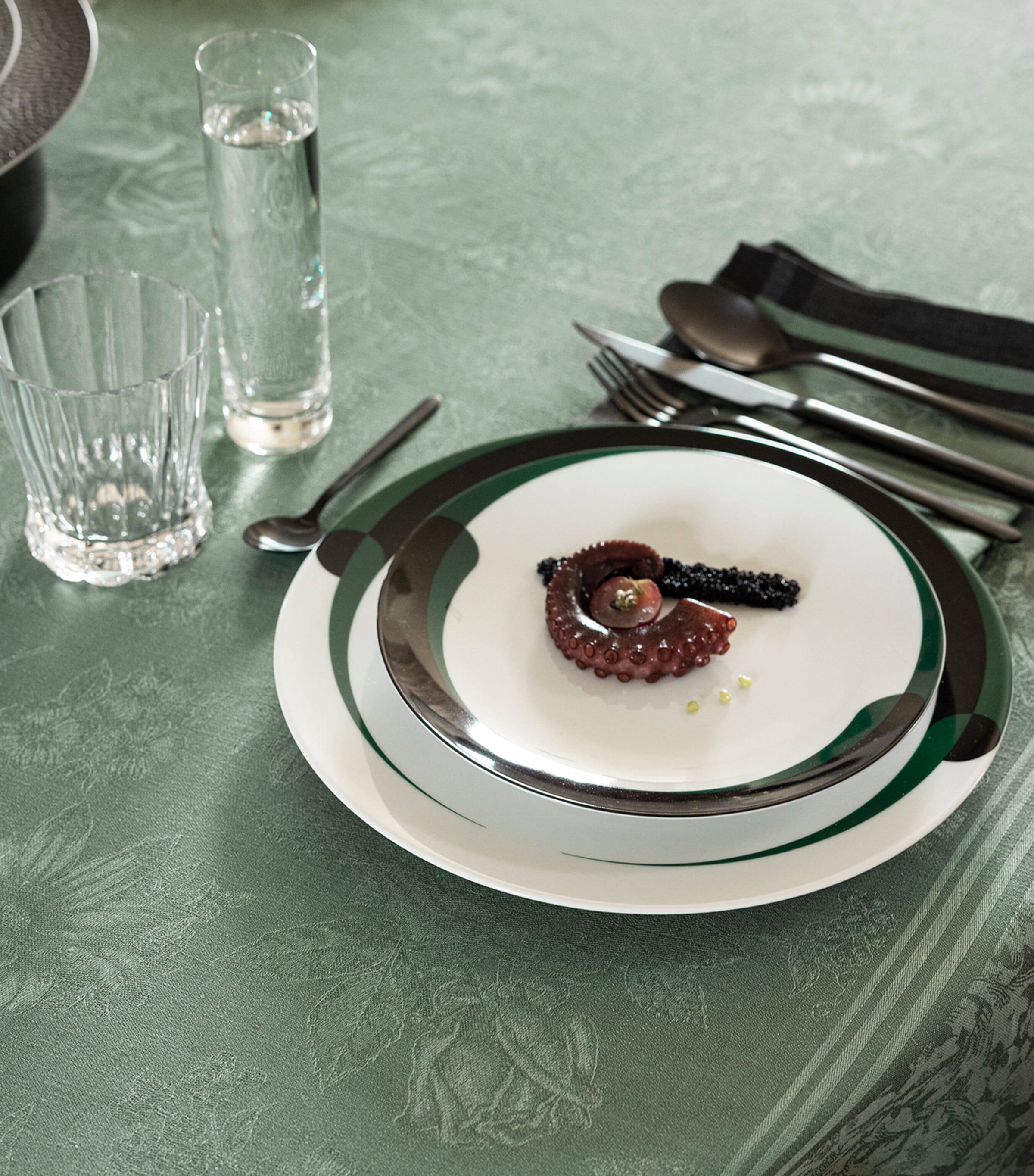 Linen Romance Tablecloth (175cm x 320cm) GREEN Image 3