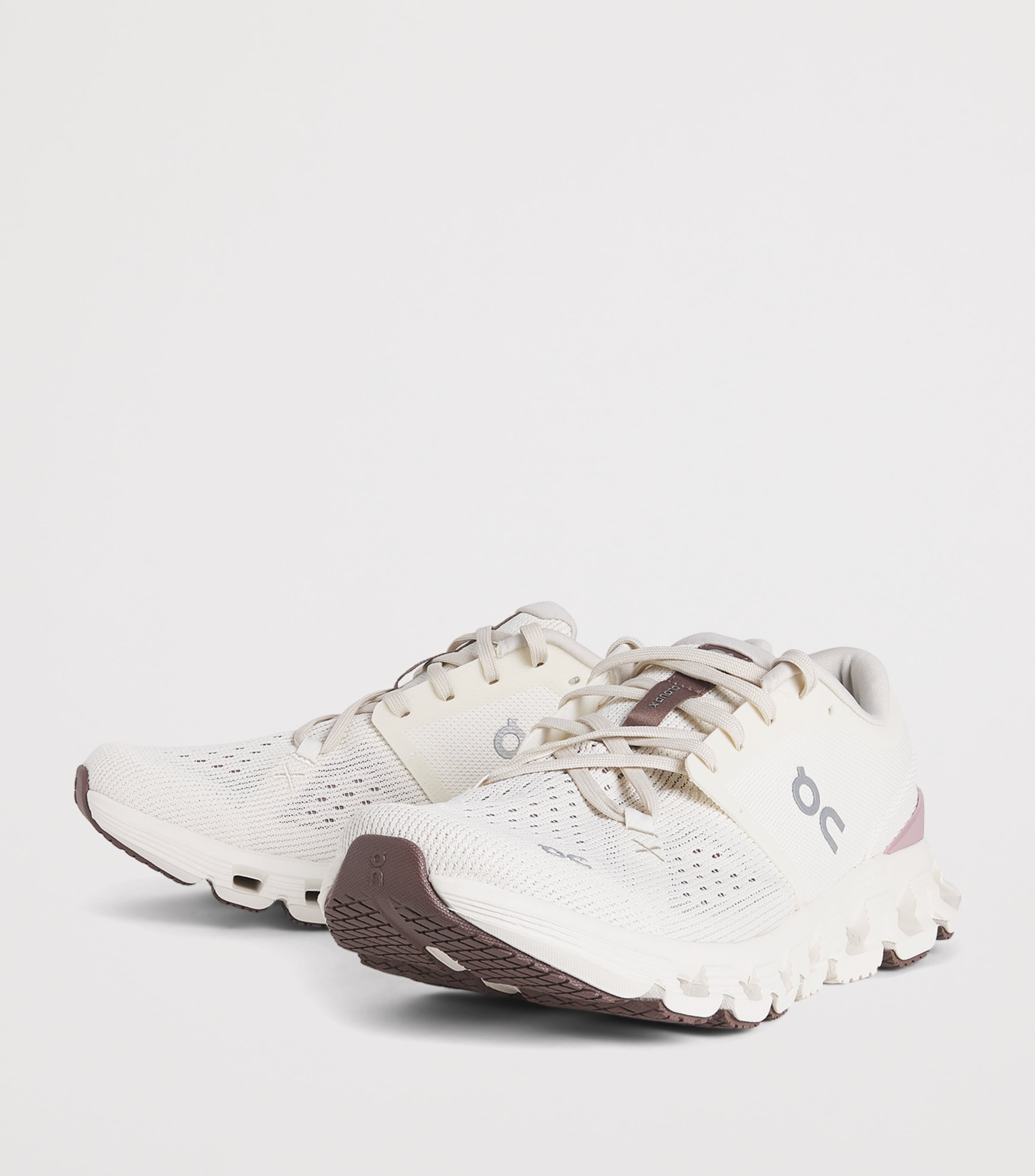 On Womens Cloud X 4 Trainers Ivory | Heron Image 3