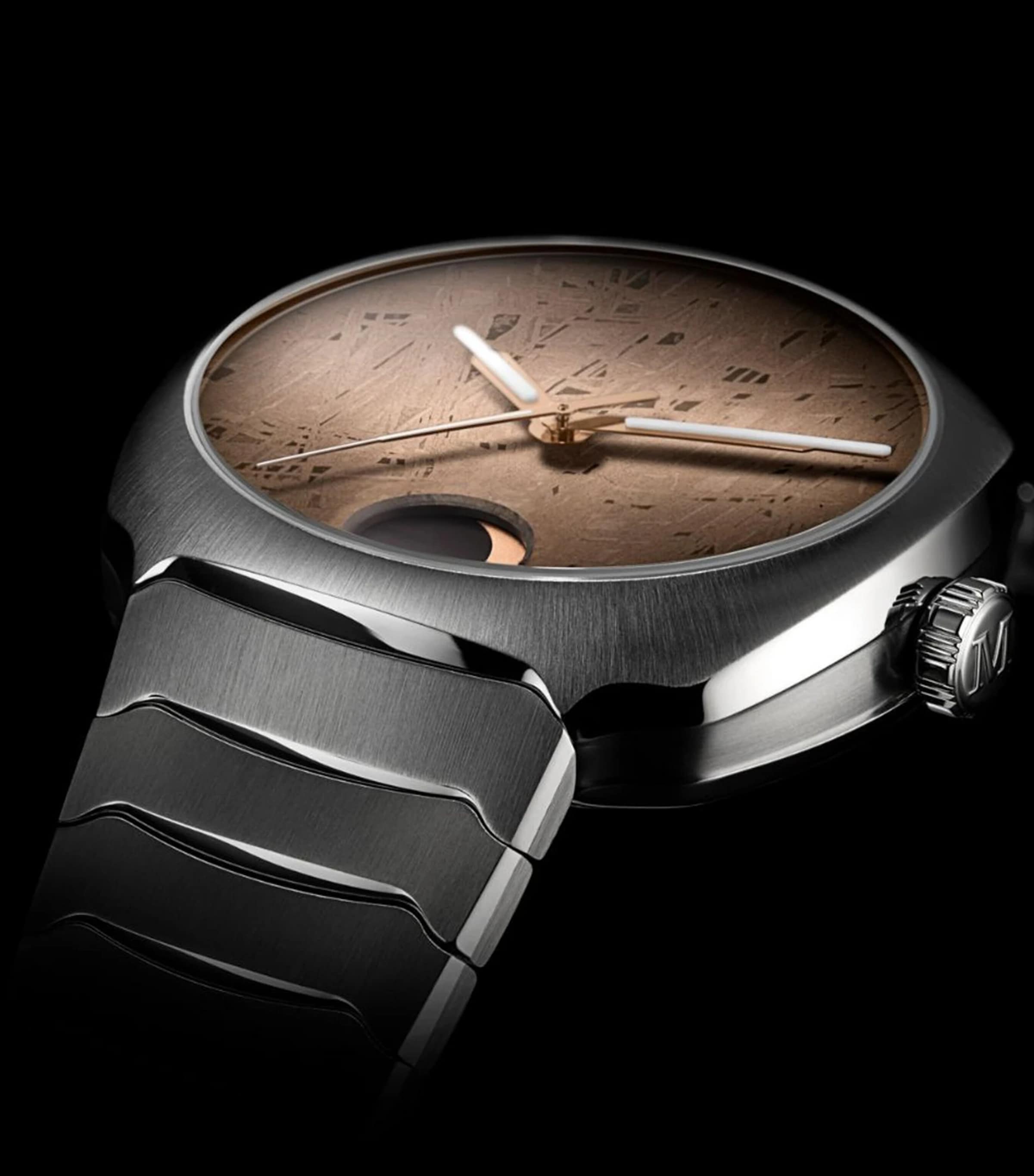 H. Moser & Cie Streamliner Perpetual Moon Concept Meteorite Watch 40mm Golden Meteorite Image 4