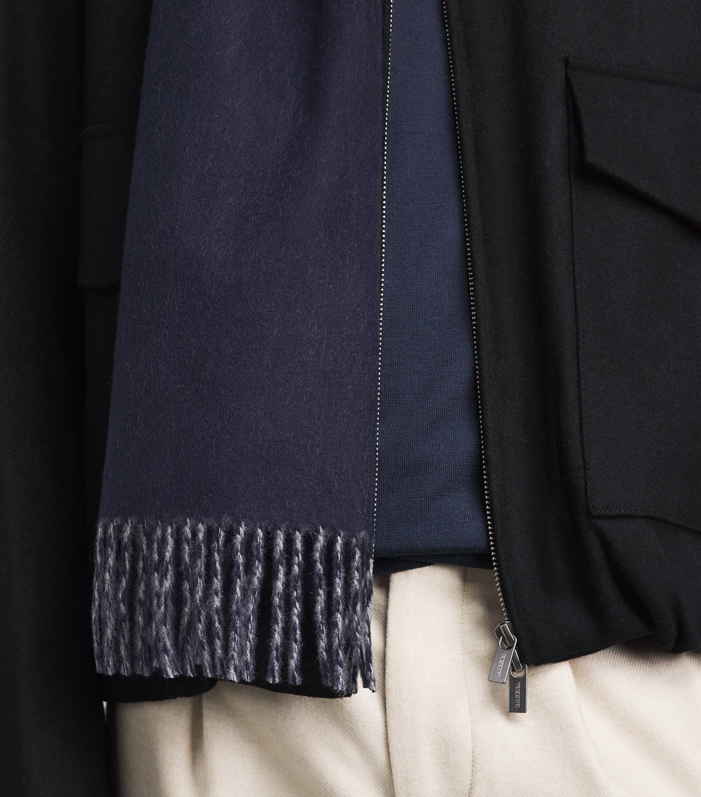 Johnstons Of Elgin Cashmere Double-Face Scarf Navy/grey Image 3