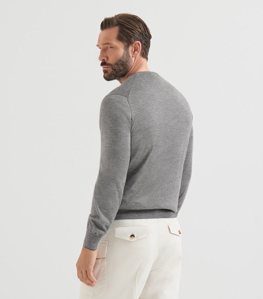 Brunello Cucinelli Mens Cashmere-Silk V-Neck Sweater Image 5