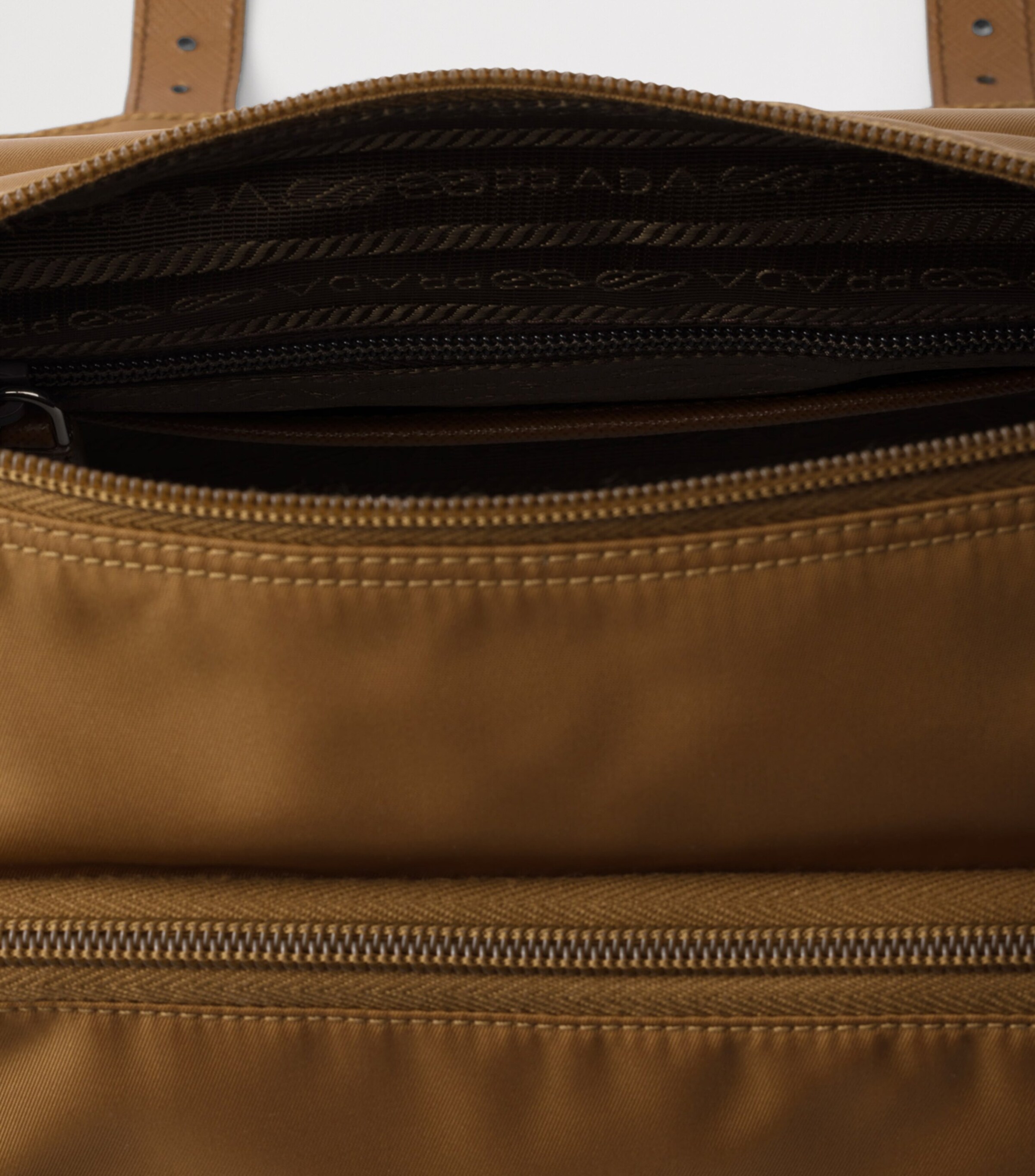 Re-Nylon Cross-Body Bag F0134 Image 4