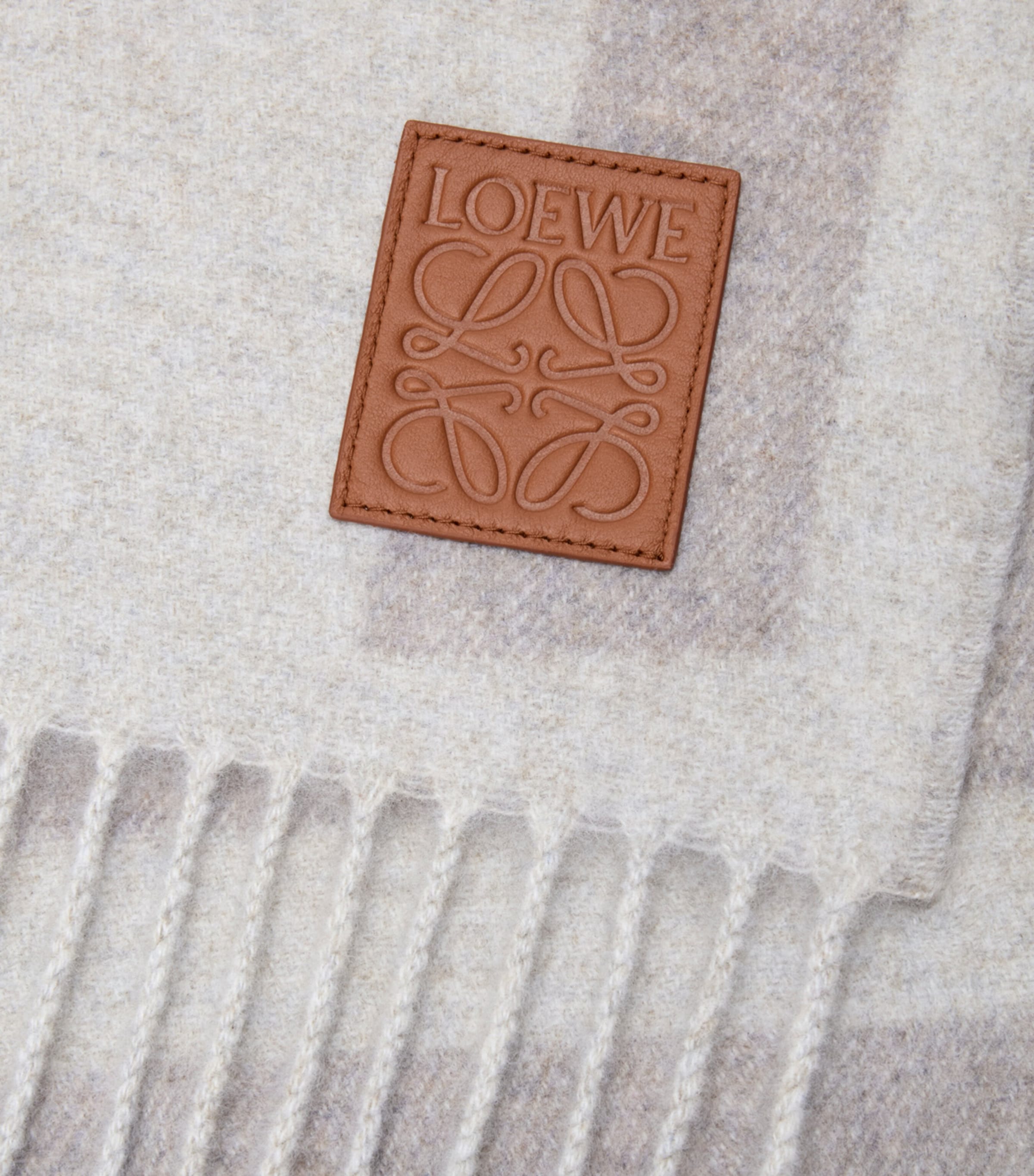 Cashmere Anagram Scarf LIGHT GREY/STONE Image 3