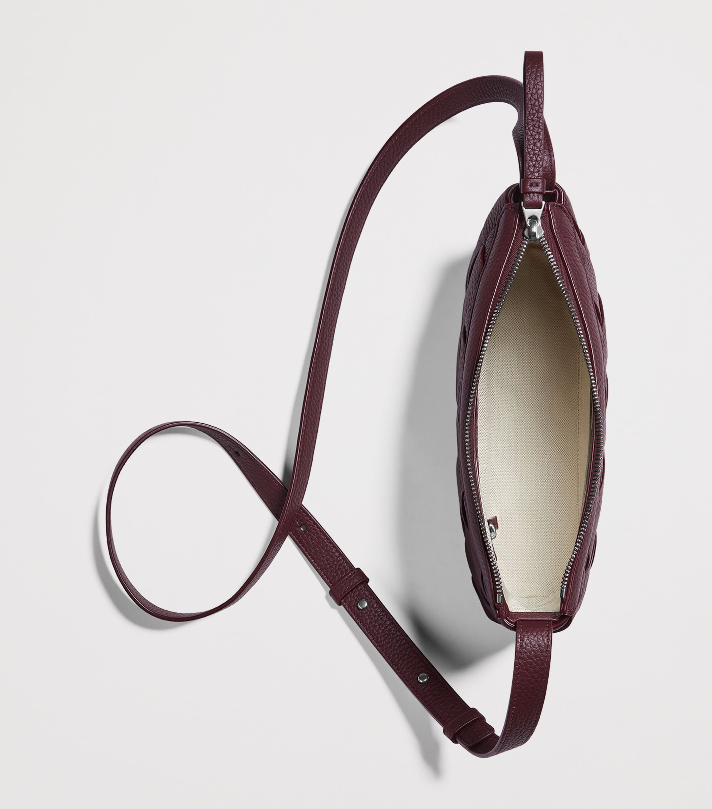 Bottega Veneta Small Leather Diago Messenger Bag Image 4