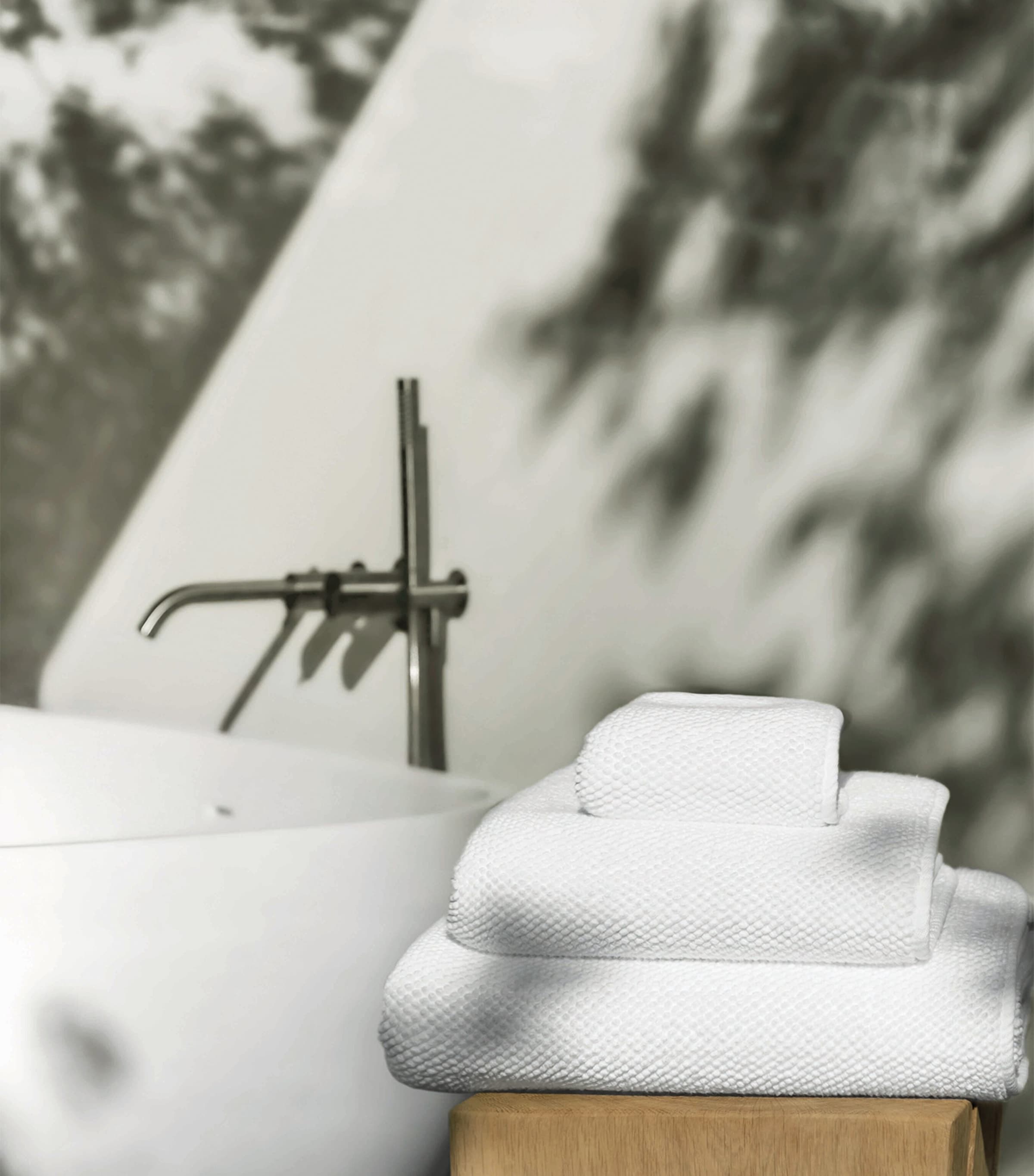 GRACCIOZA Cotton Pearls Hand Towel (50cm x 100cm) White Image 2