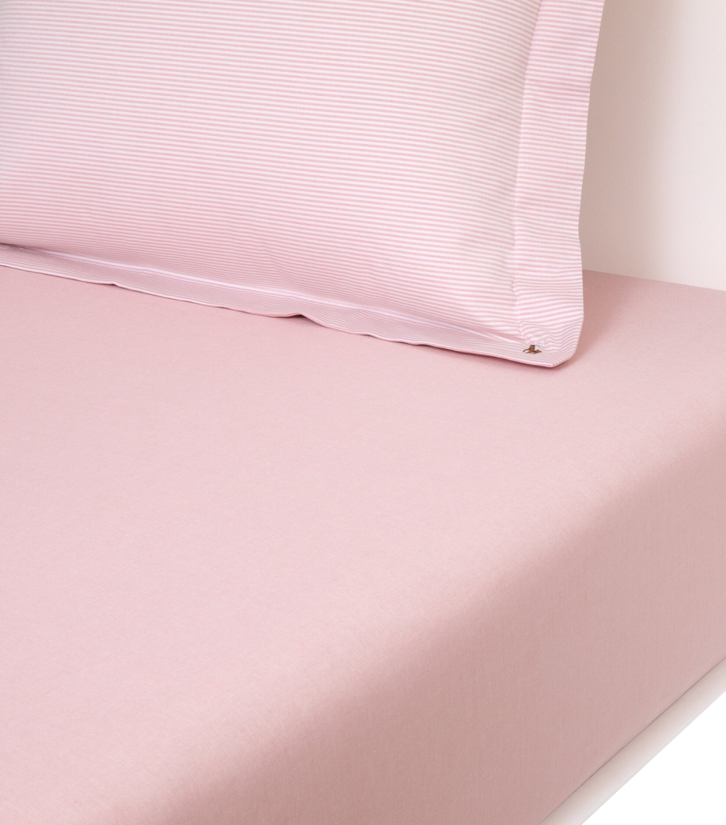 Ralph Lauren Home Oxford King Fitted Sheet (150cm x 200cm) Rosette Image 2