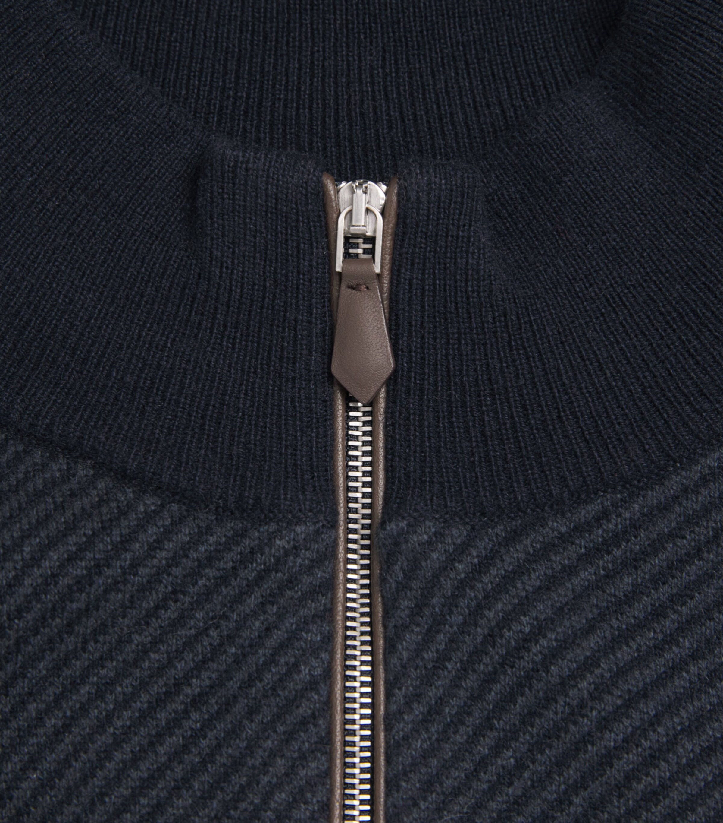 N.Peal Mens Cashmere Quarter-Zip Temple Sweater Navy Grigio Image 6