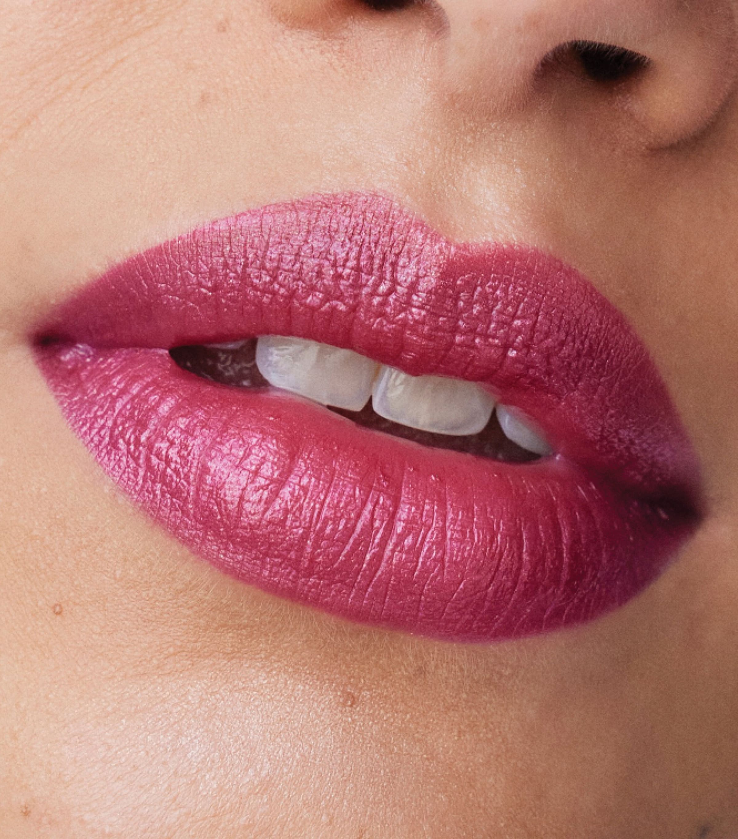 Pop Longwear Shine Lipstick LOVE POP Image 3