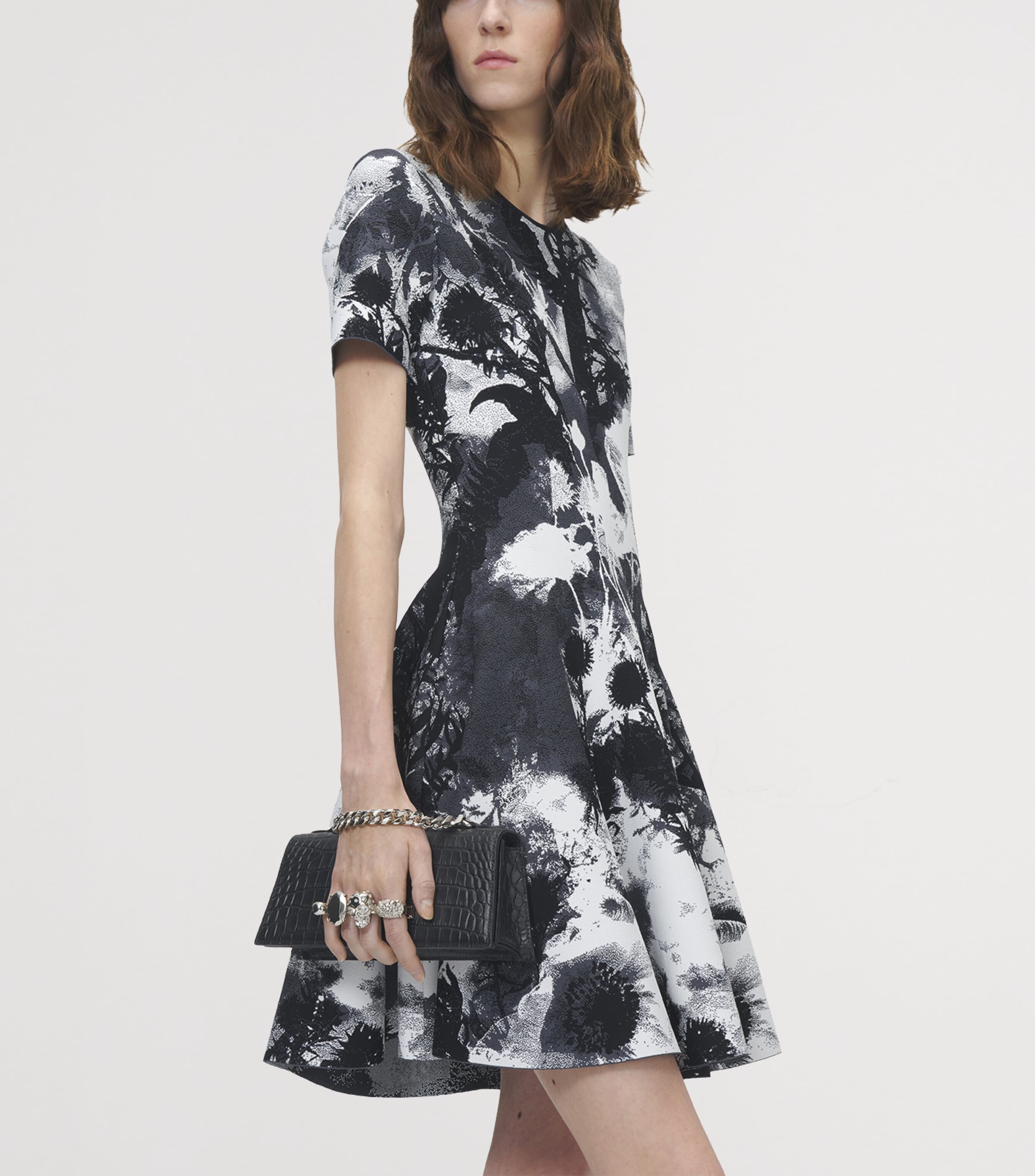 McQueen Leather Skull Four-Ring Top-Handle Bag Image 2