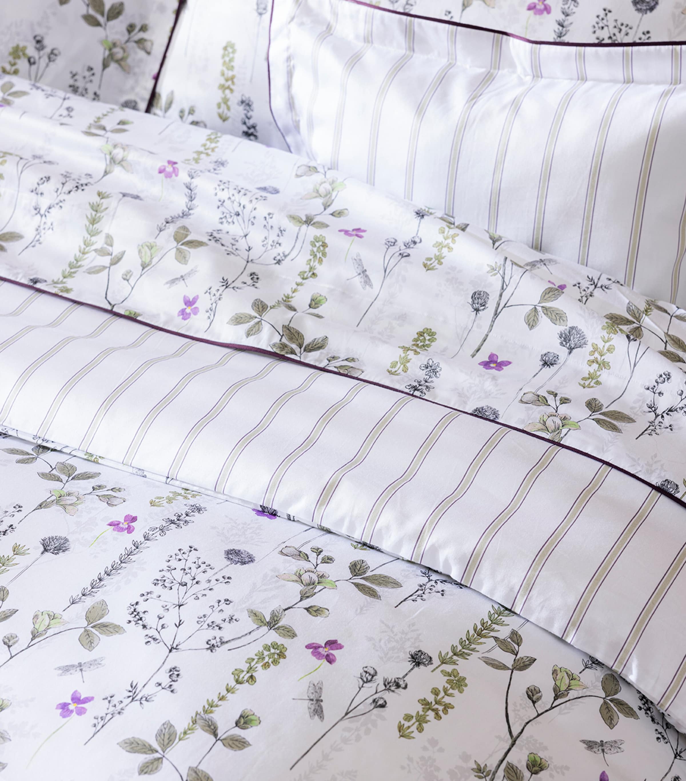 Alexandre Turpault Organic Cotton Bucolique Super King Duvet Cover (260cm x 220cm) White Image 2