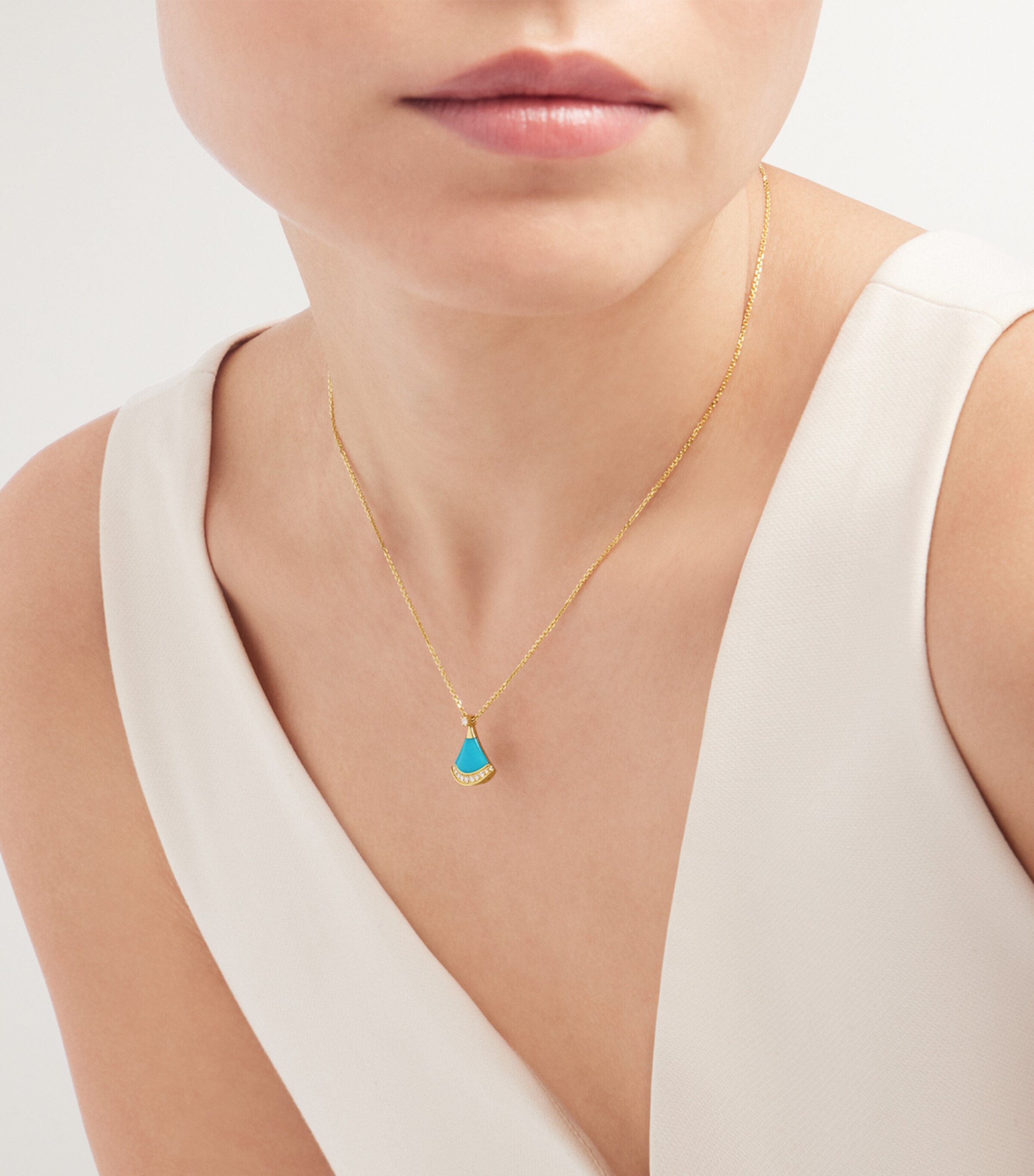Bvlgari Rose Gold, Diamond and Turquoise Divas’ Dream Necklace Yellow Gold Image 5