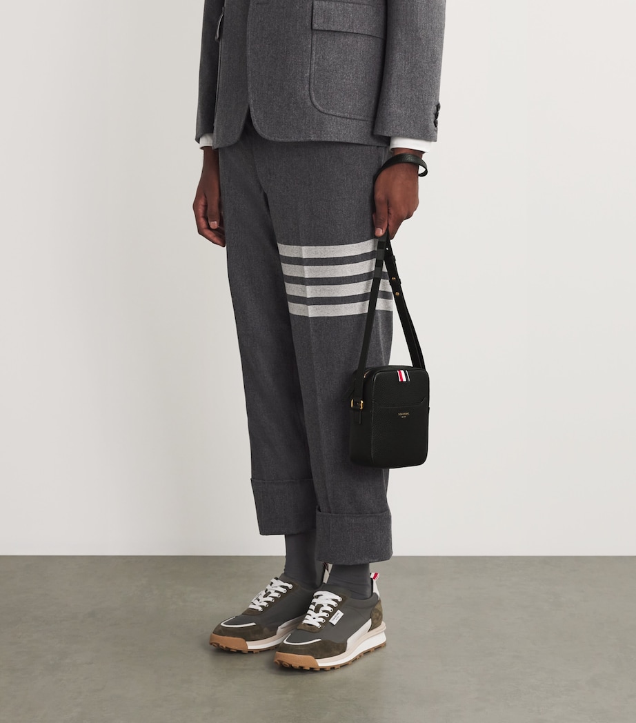 Vertical Camera Bag BLACK Image 5