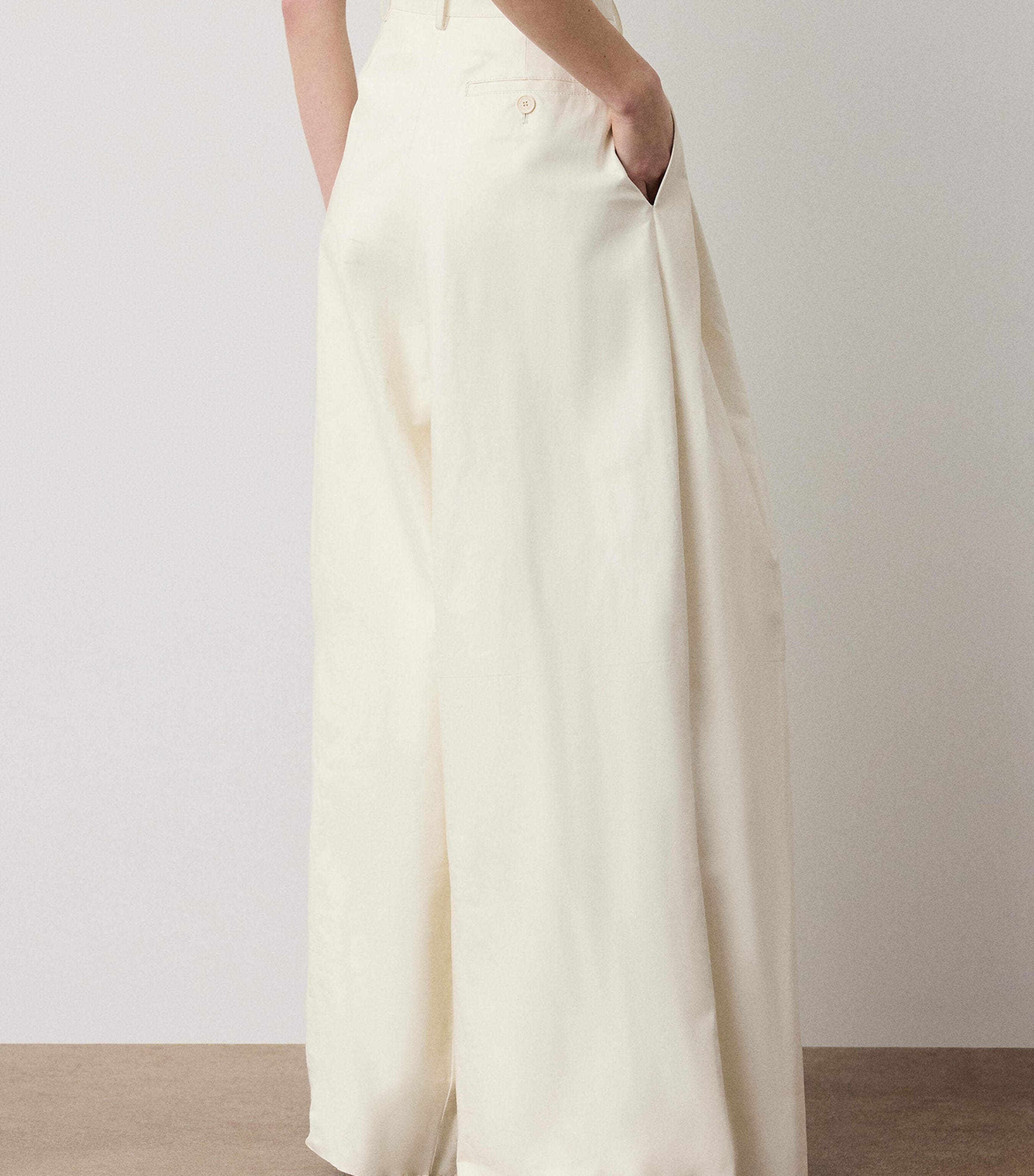 Ralph Lauren Collection Womens Leather Vanessa Wide-Leg Trousers Cream Image 4