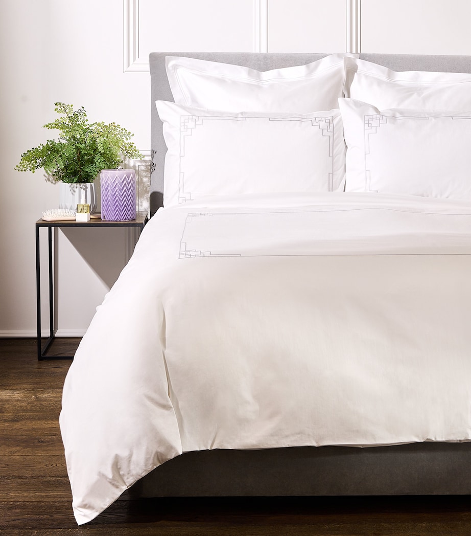 Peter Reed Walverden King Duvet Cover Set (230cm x 220cm) White Image 1