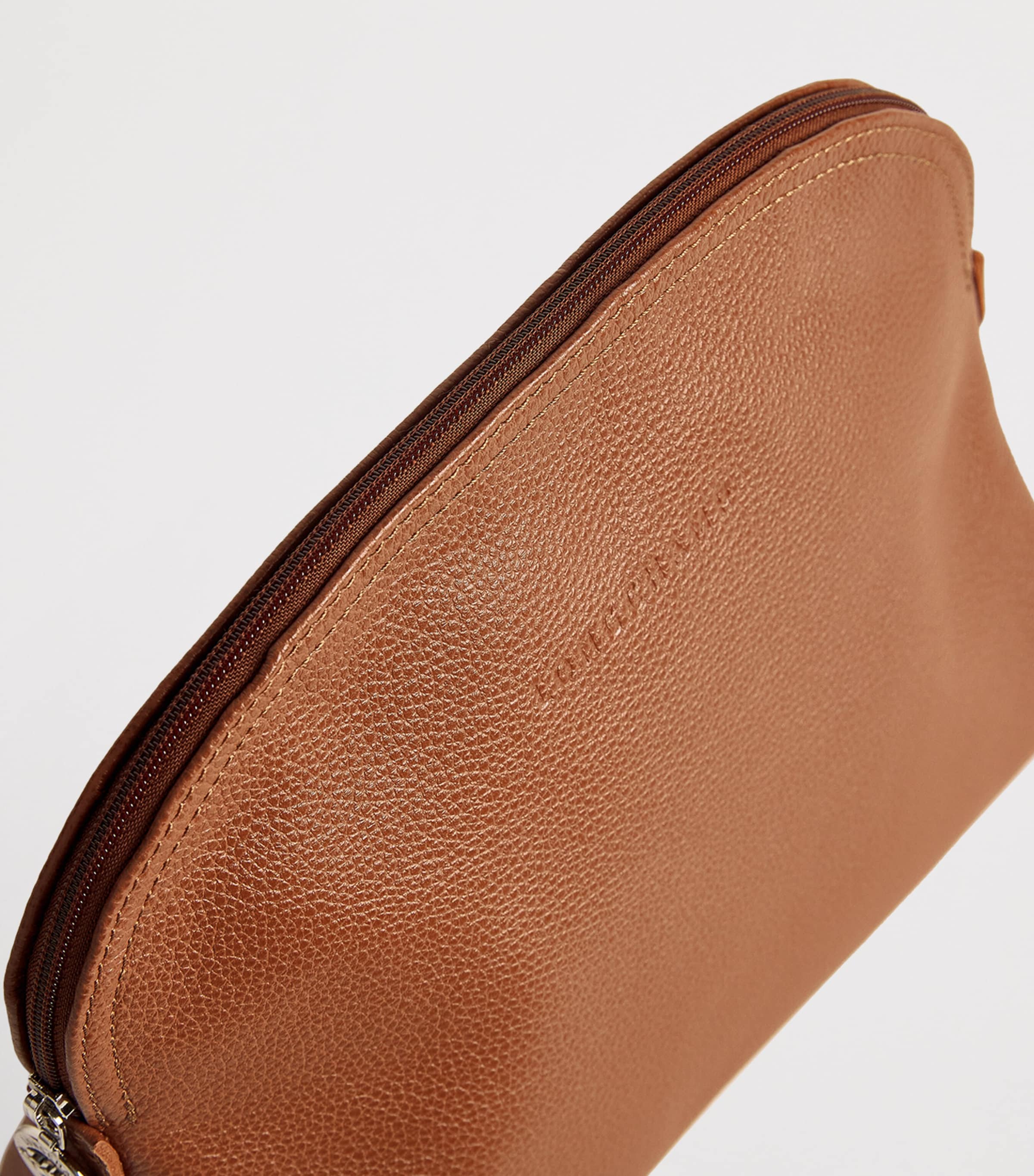 Leather Le Foulonné Wash Bag F72 CARAMEL Image 2