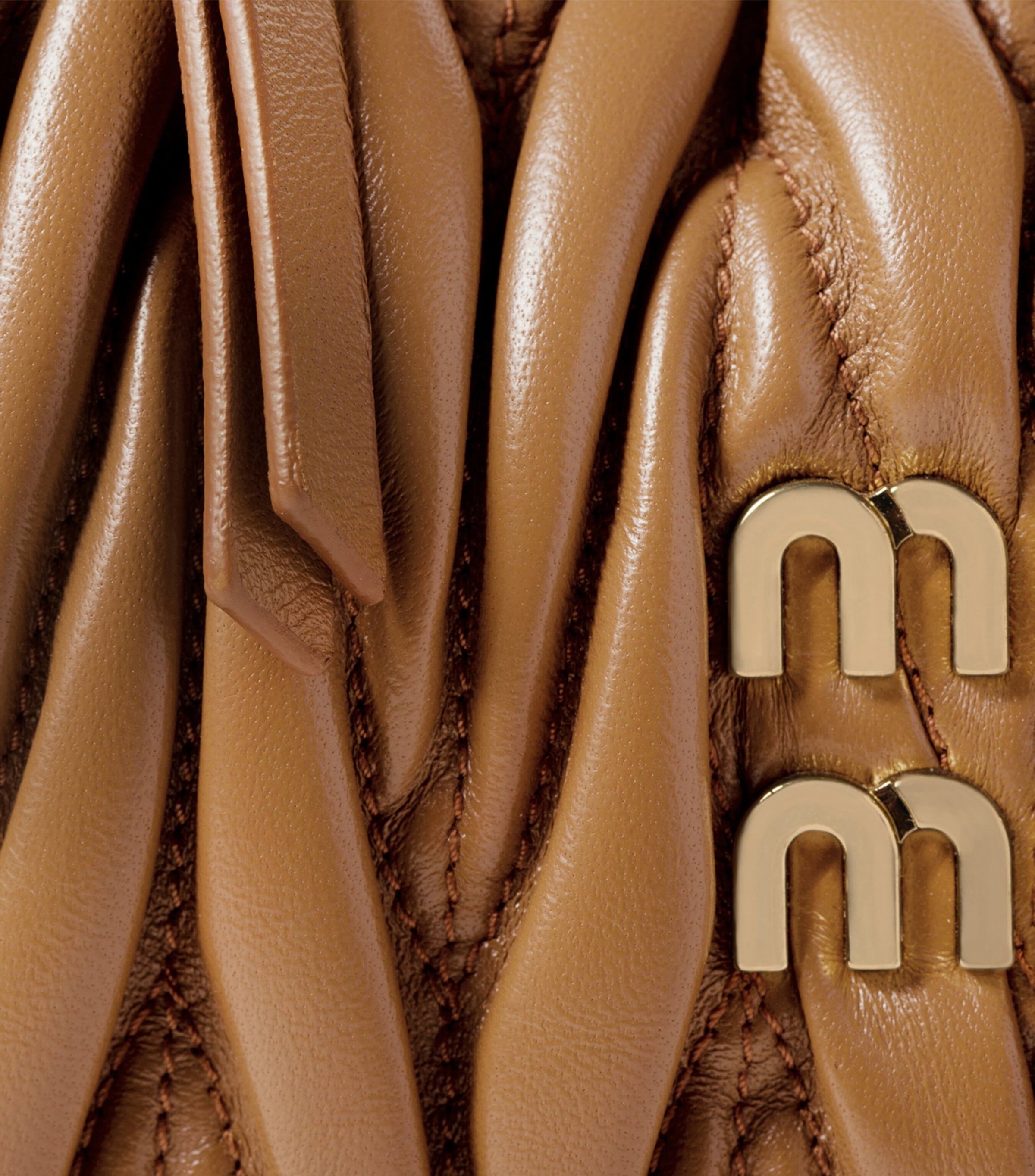 Matelassé Leather Wander Top-Handle Bag F098L Image 7