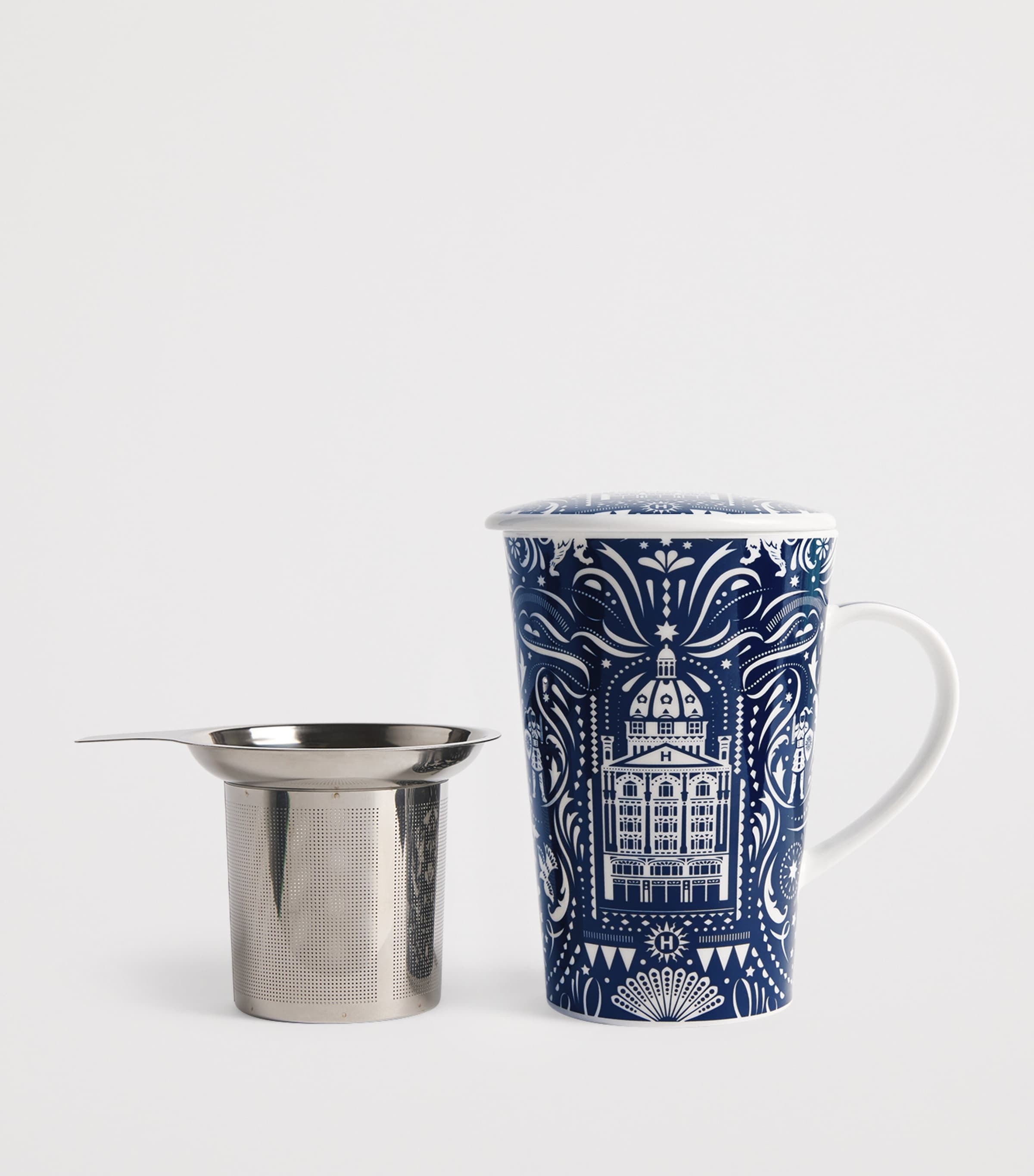 Bone China Knights of Brompton Mug and Tea Strainer BLUE Image 2