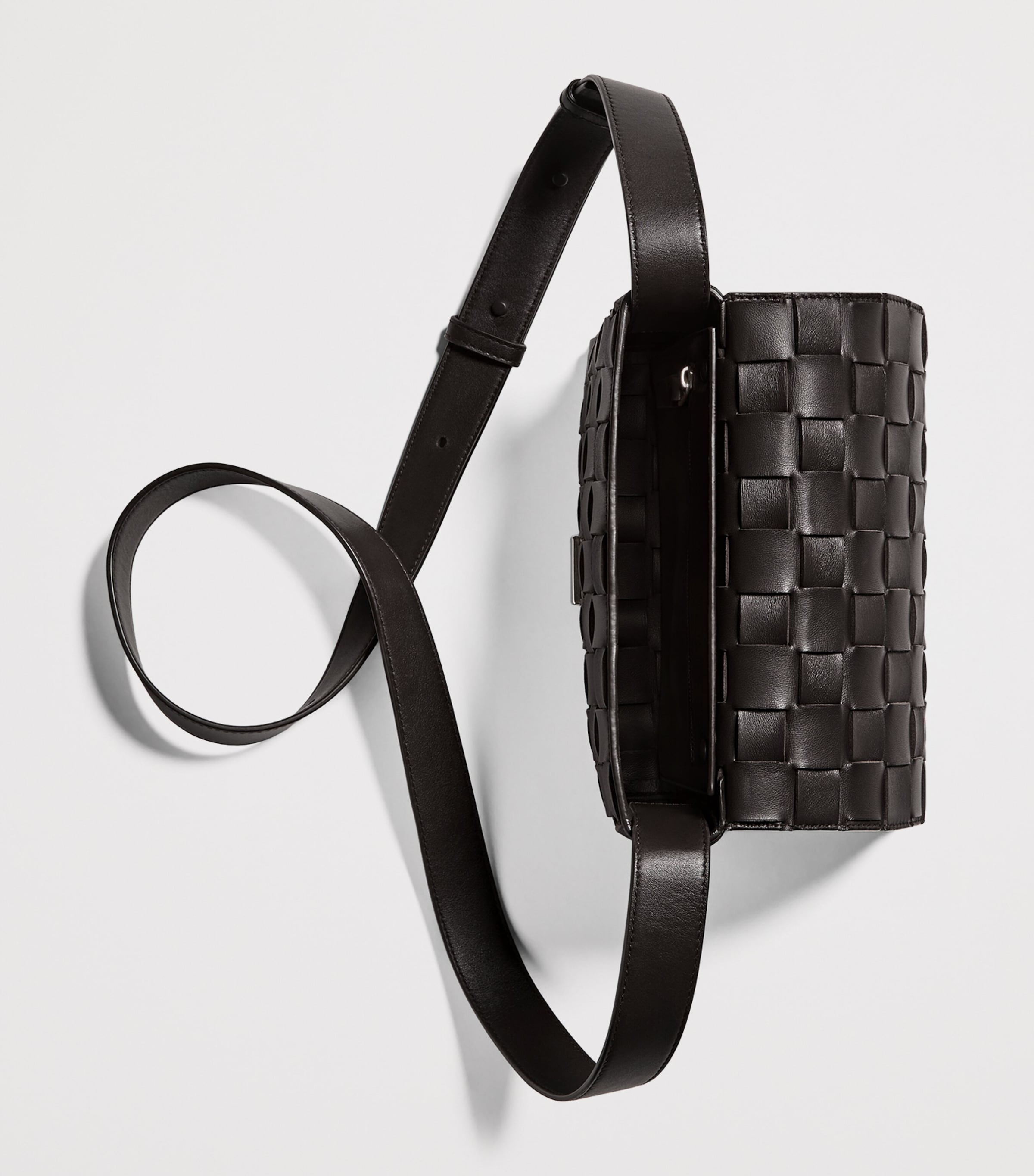 Bottega Veneta Leather Intrecciato Messenger Bag Image 5