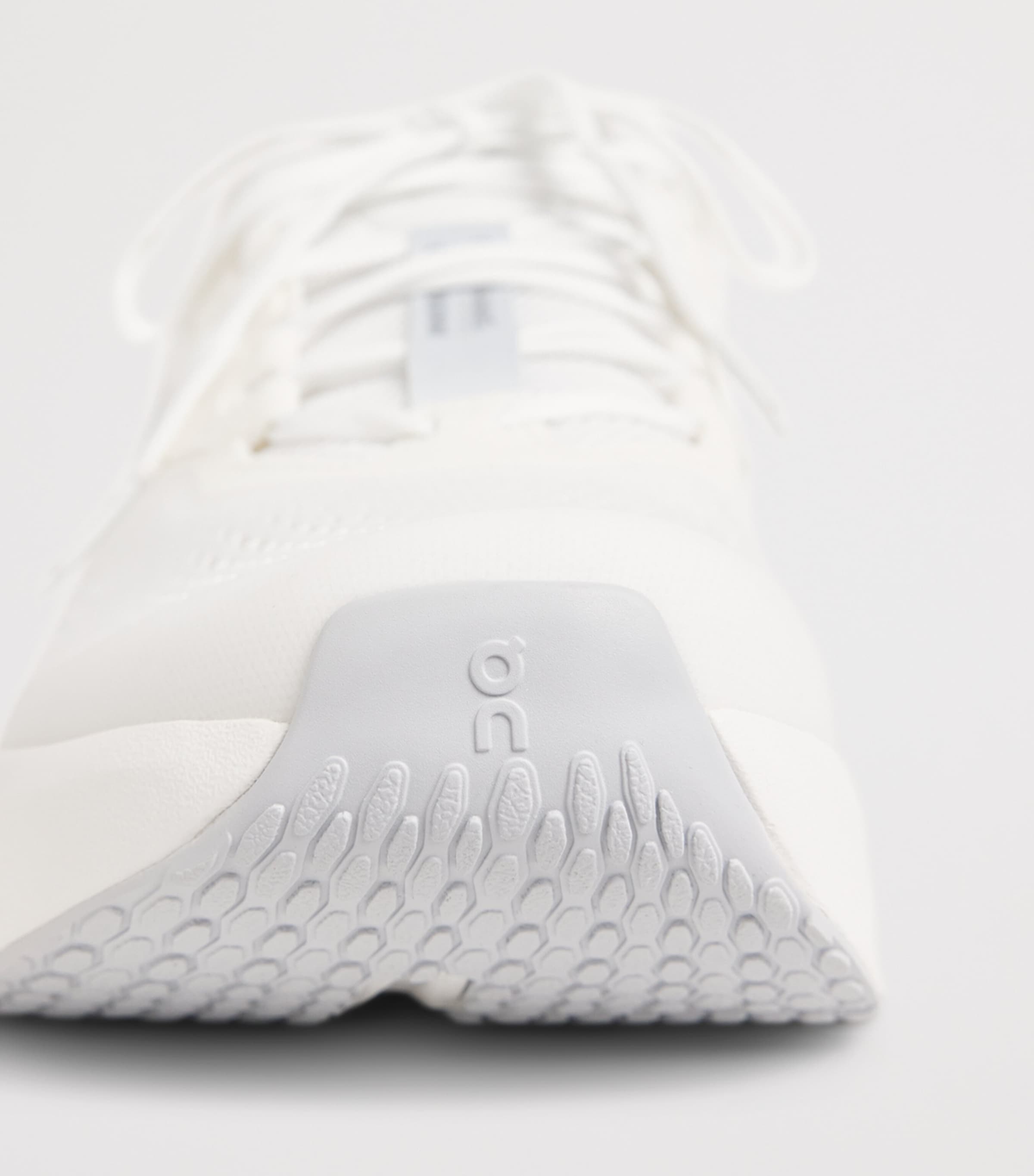 On Cloudrunner 3 Trainers White / Ivory Image 7