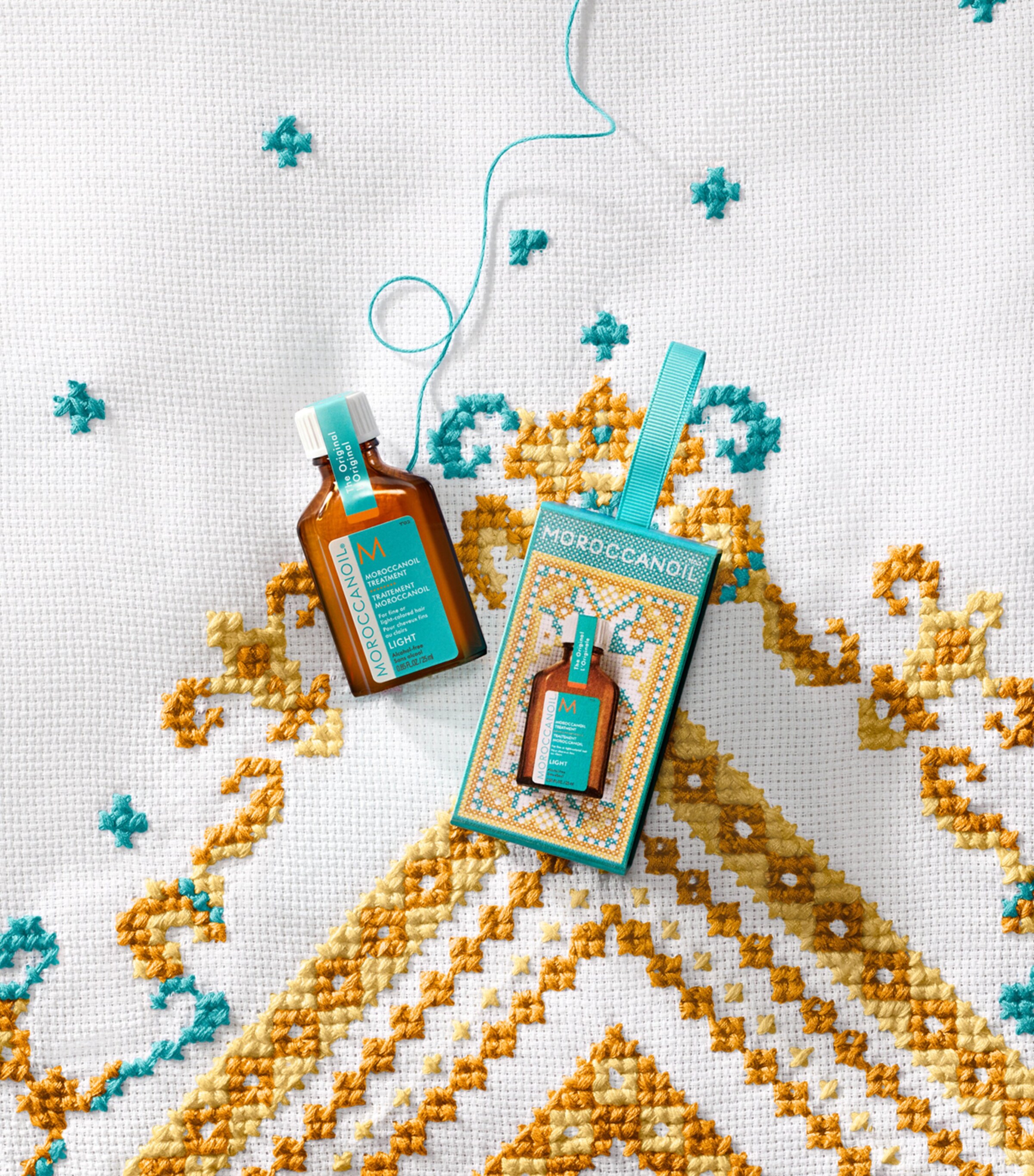 Moroccanoil Moroccanoil Light Hair Oil Treatment Tree Decoration (25ml) Image 2