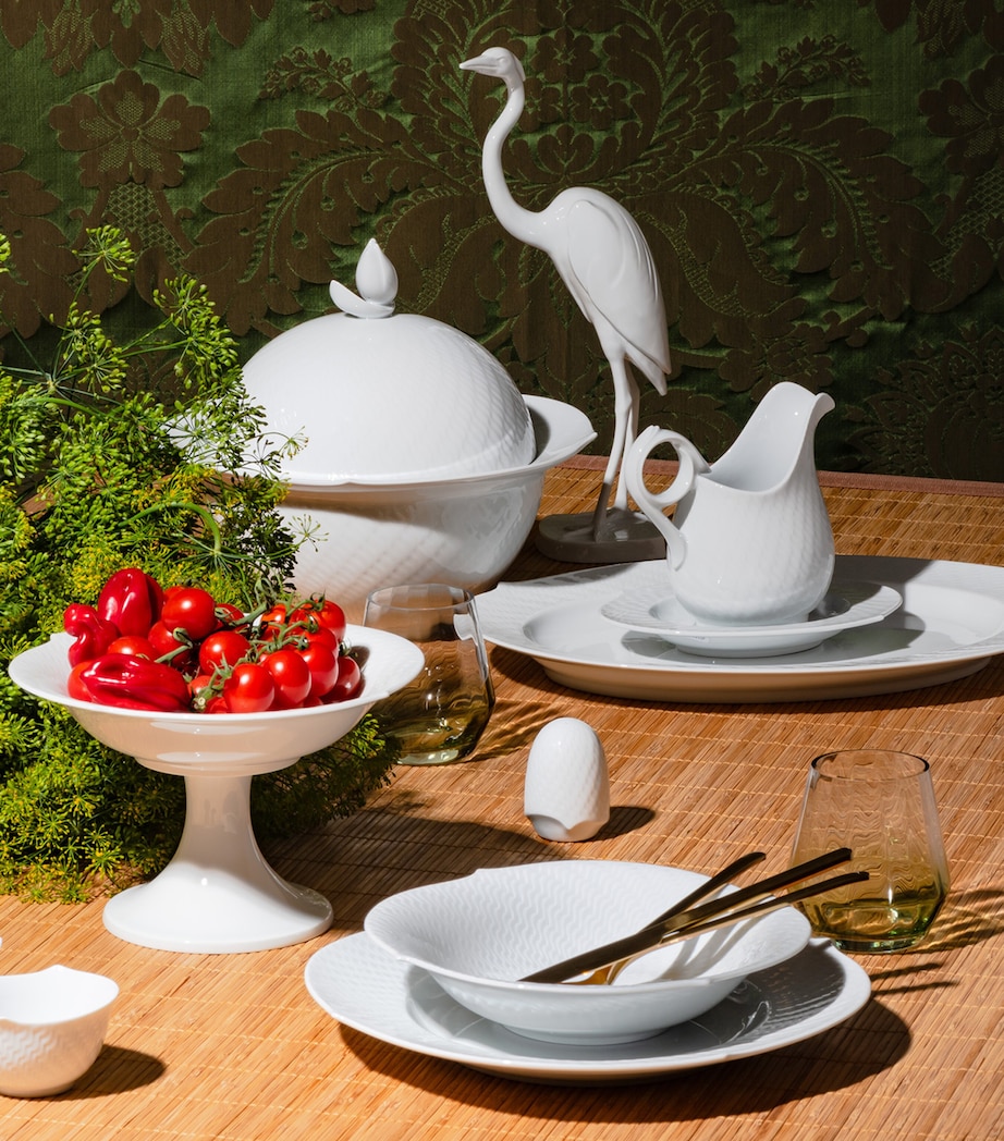 Porcelain Waves Relief Dinner Plate (28.5cm) WHITE Image 3