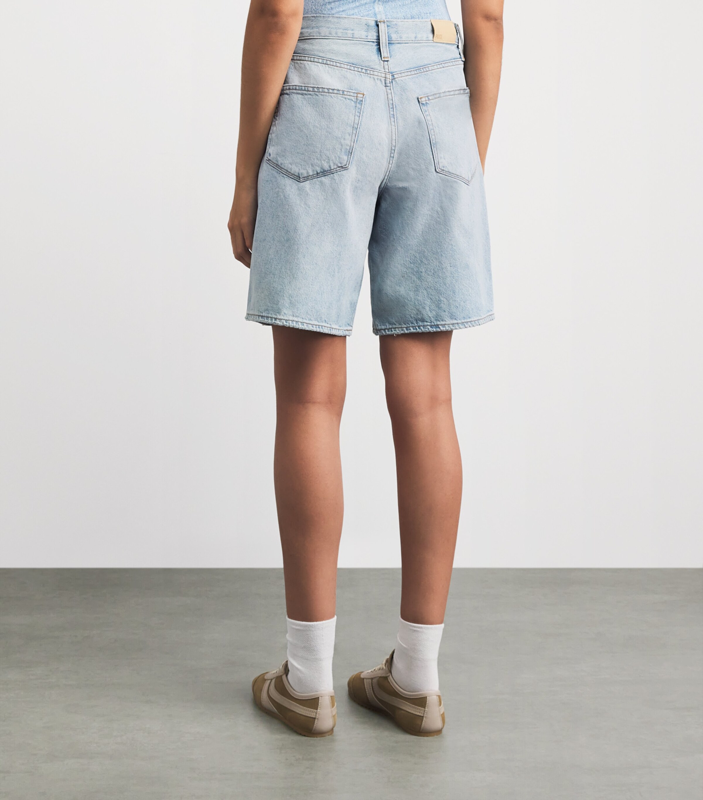 PAIGE Womens Faye Denim Shorts Siege Image 5