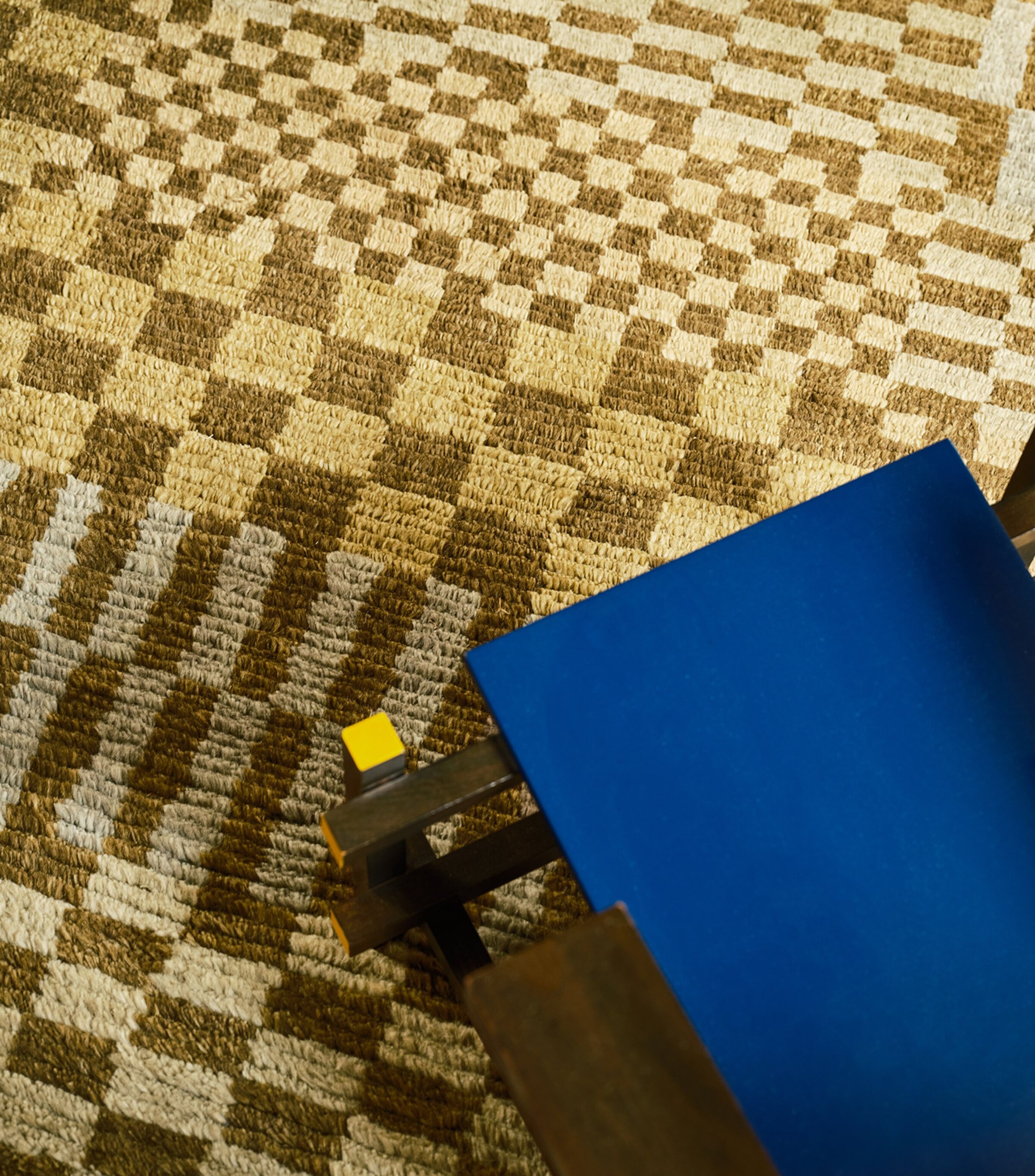 The Rug Company x Paul Smith Axis Lake (2.74 x 1.83m) Green Image 3