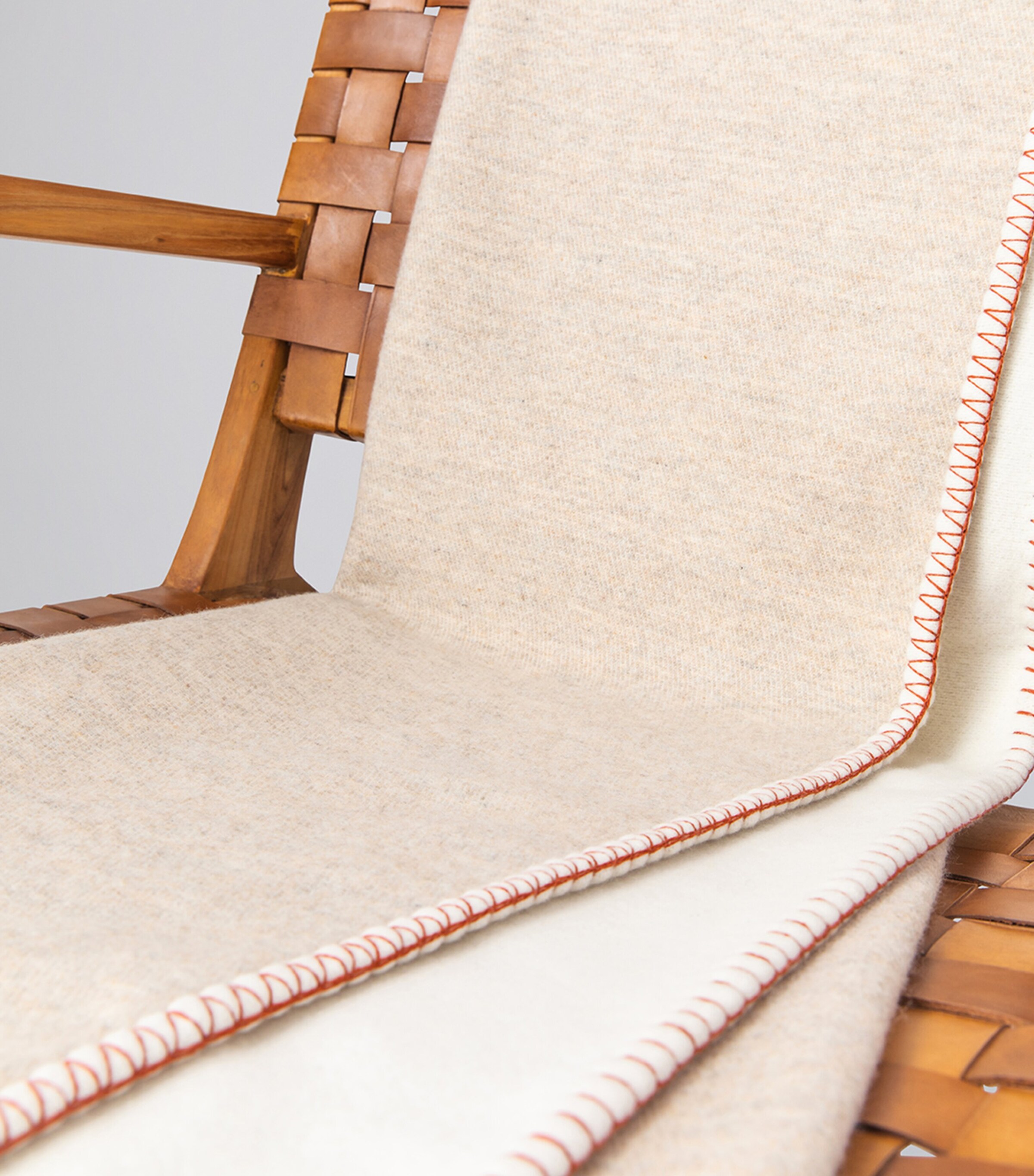 Wool-Cashmere Reversible Throw (190cm x 140cm) ECRU / DRIFTWOOD Image 3