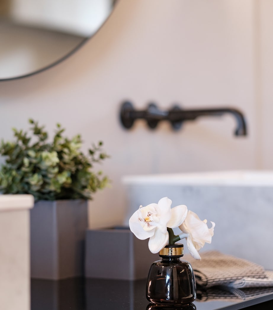 The Little Orchid Bergamot and Ginger Diffuser (100ml) BRONZE Image 6