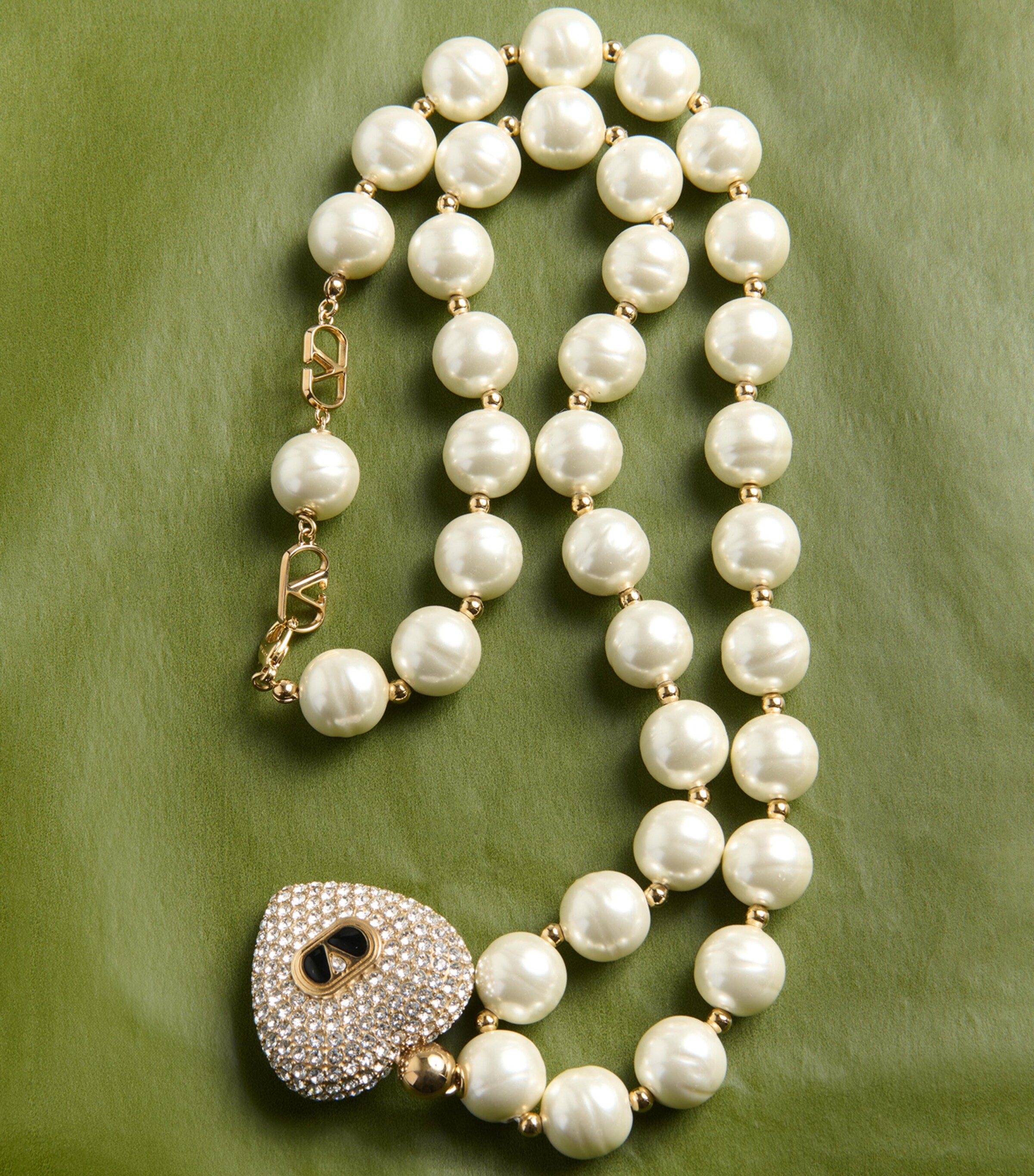 ネックレス・ペンダント VALENTINO GARAVANI BLACK COEUR  PEARL NECKLACE Valentino Garavani Black Coeur Royal pearl necklace | TheDoubleF