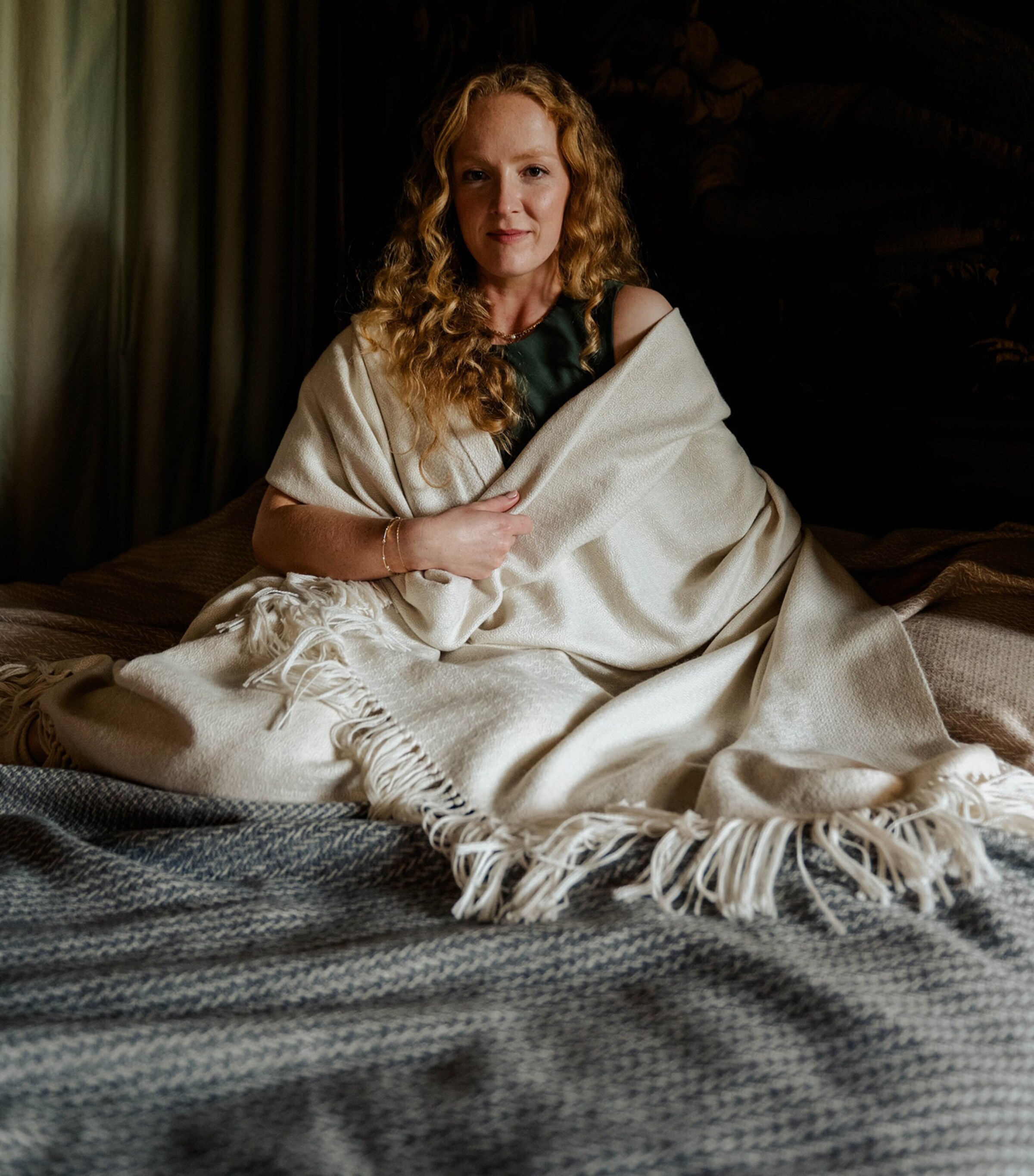 Araminta Campbell Alpaca-Blend Willow Throw (150cm x 230cm) White Image 5