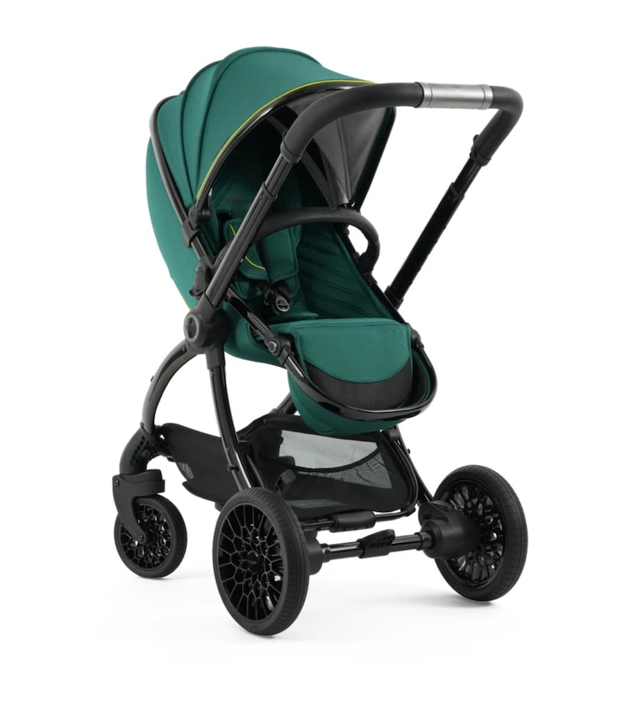 x Aston Martin egg3 Snuggle Bundle PERFORMANCE GREEN Image 2