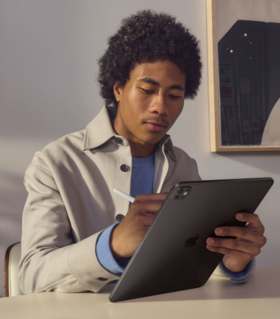 iPad Pro 13" Cellular 2TB - Space Black SPACE BLACK Image 4