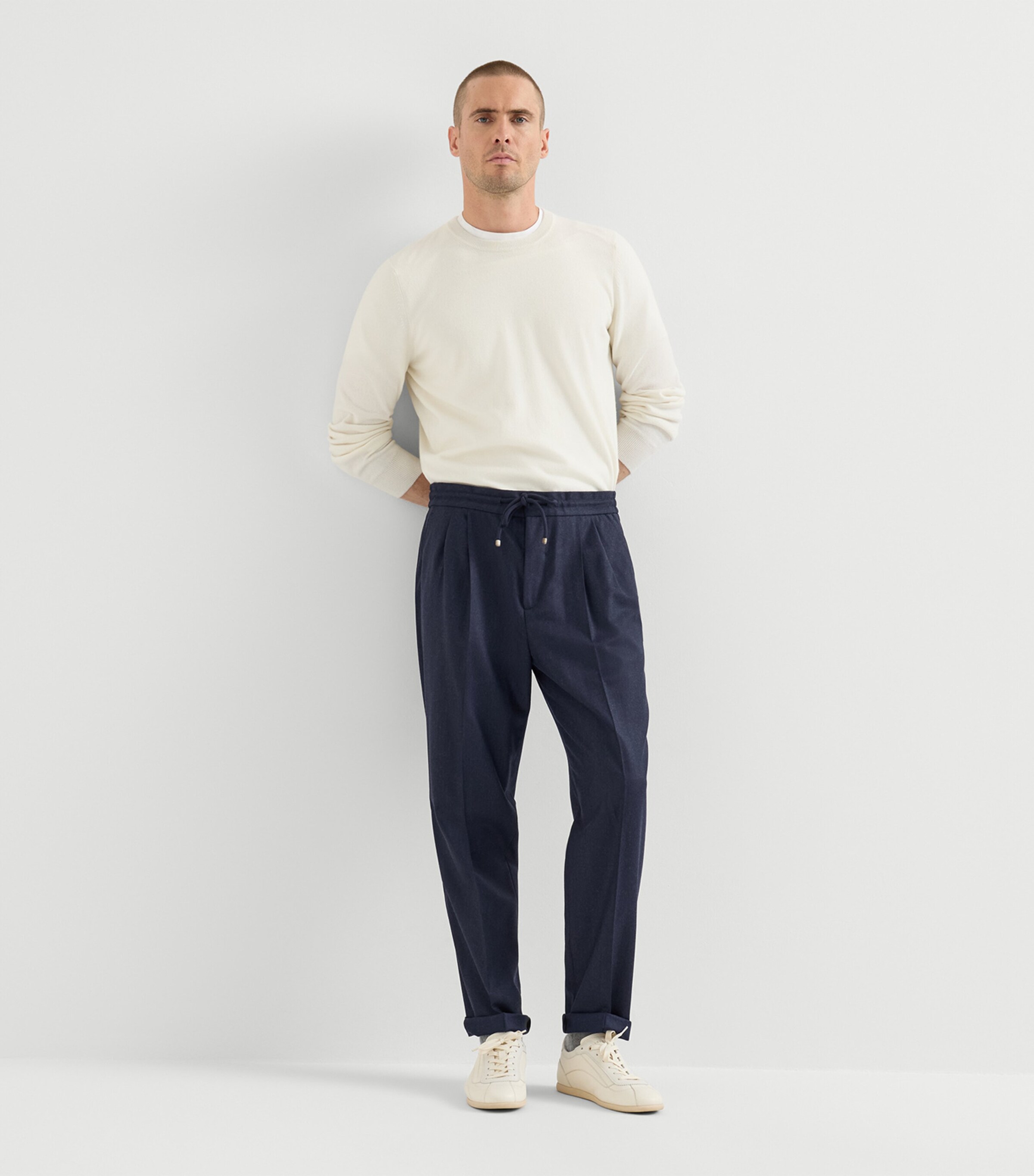 Brunello Cucinelli Mens Virgin Wool Pleated Drawstring Trousers Image 4
